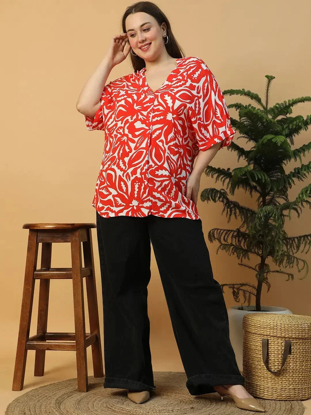 Fantastic Red Floral Print Short Sleeve Plus Size Women Top - Image 3
