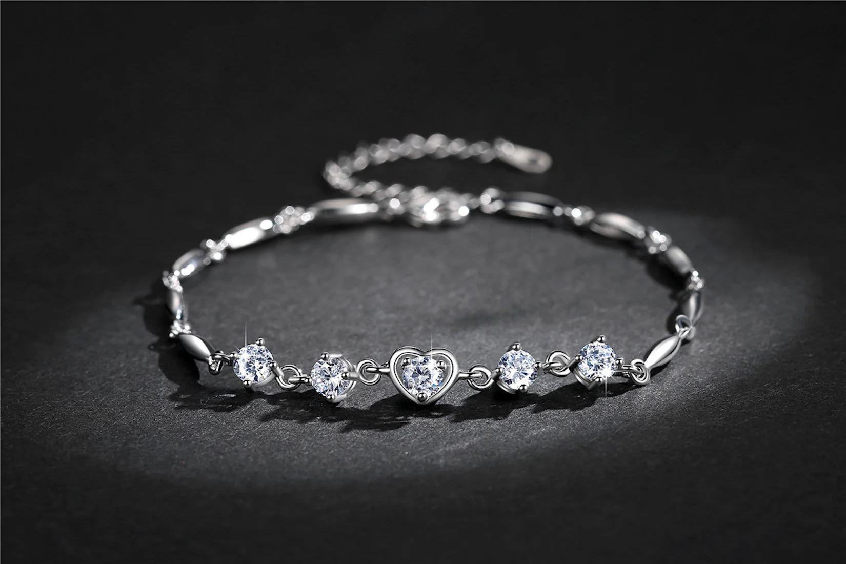 Fashion Lovely Heart Silver Plated Valentine Gift Crystal Bracelet (White) - Image 3