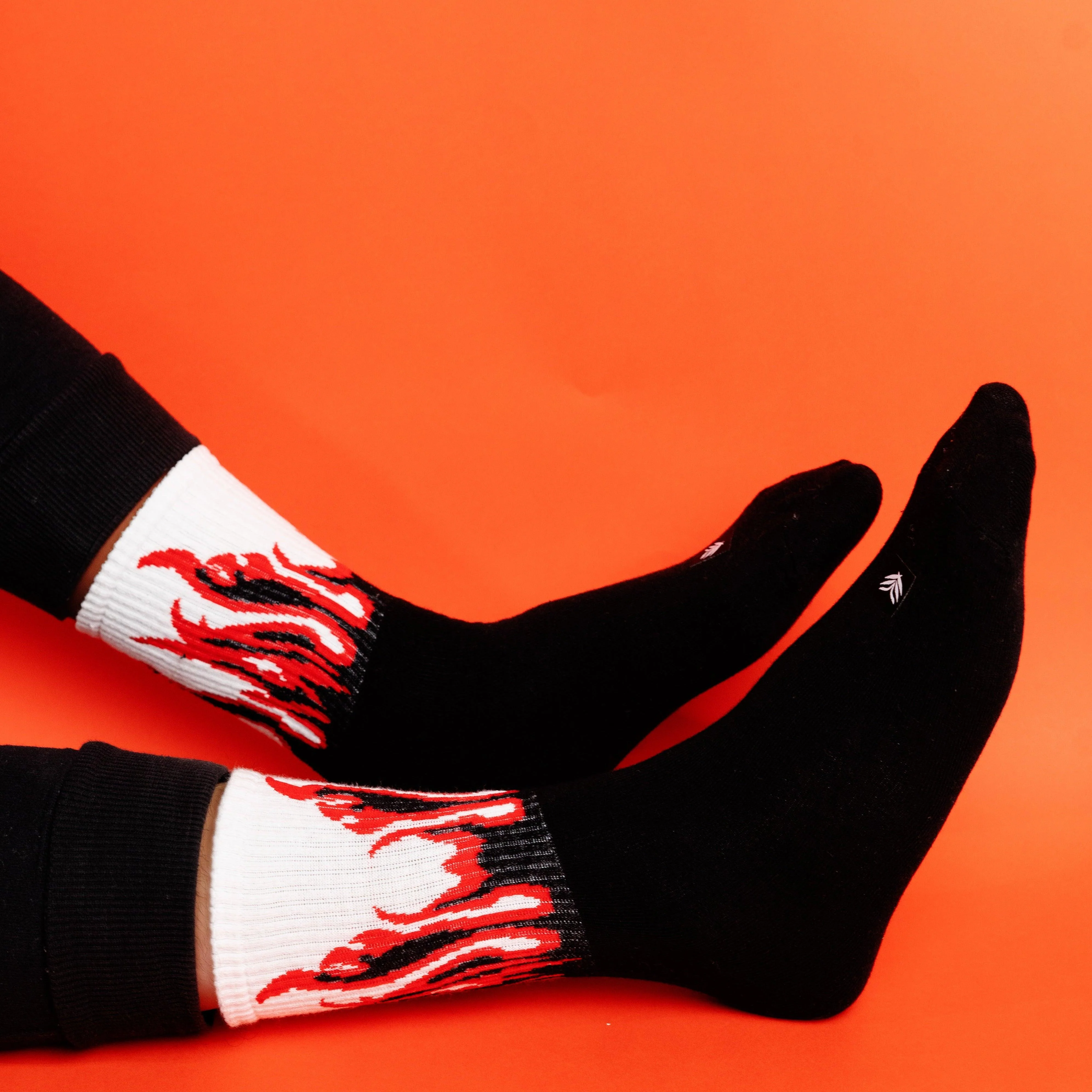 FIRE EDITION - BLACK/WHITE - RED FLAMES - Image 3