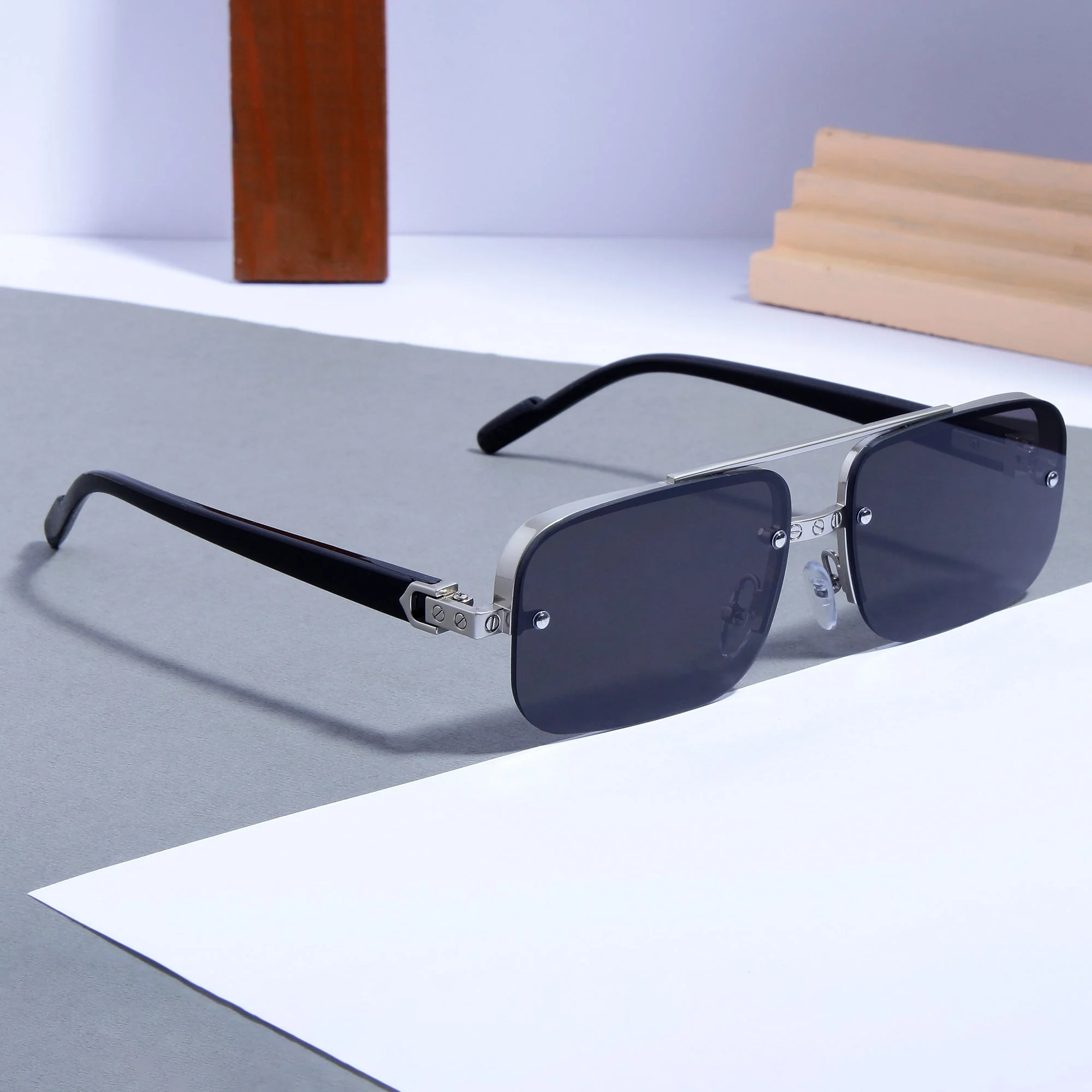 GG2317 Silver Black Rectangle Sunglasses - Image 4