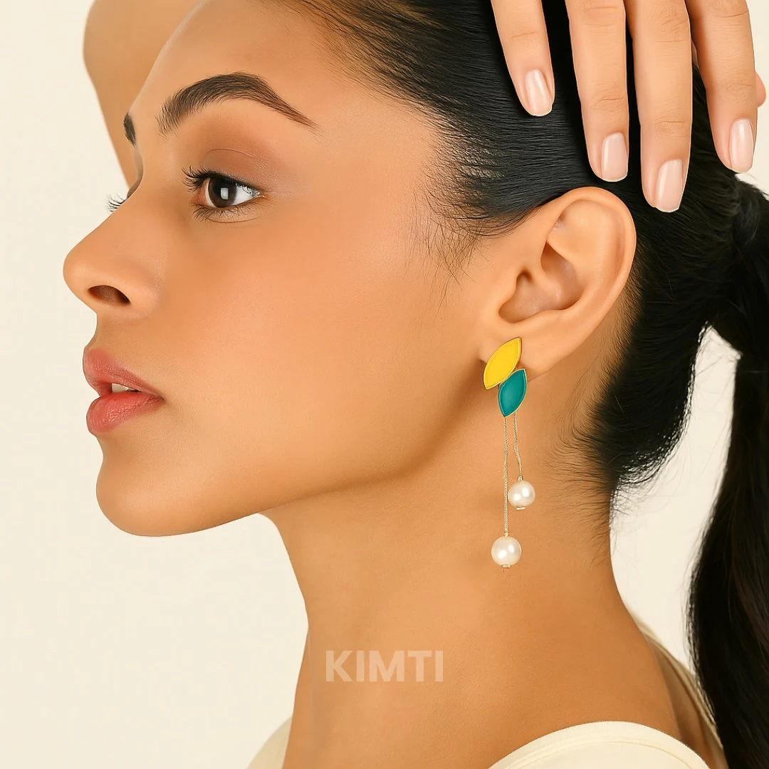 Glamour Glimpse Dangler Earring - Image 2