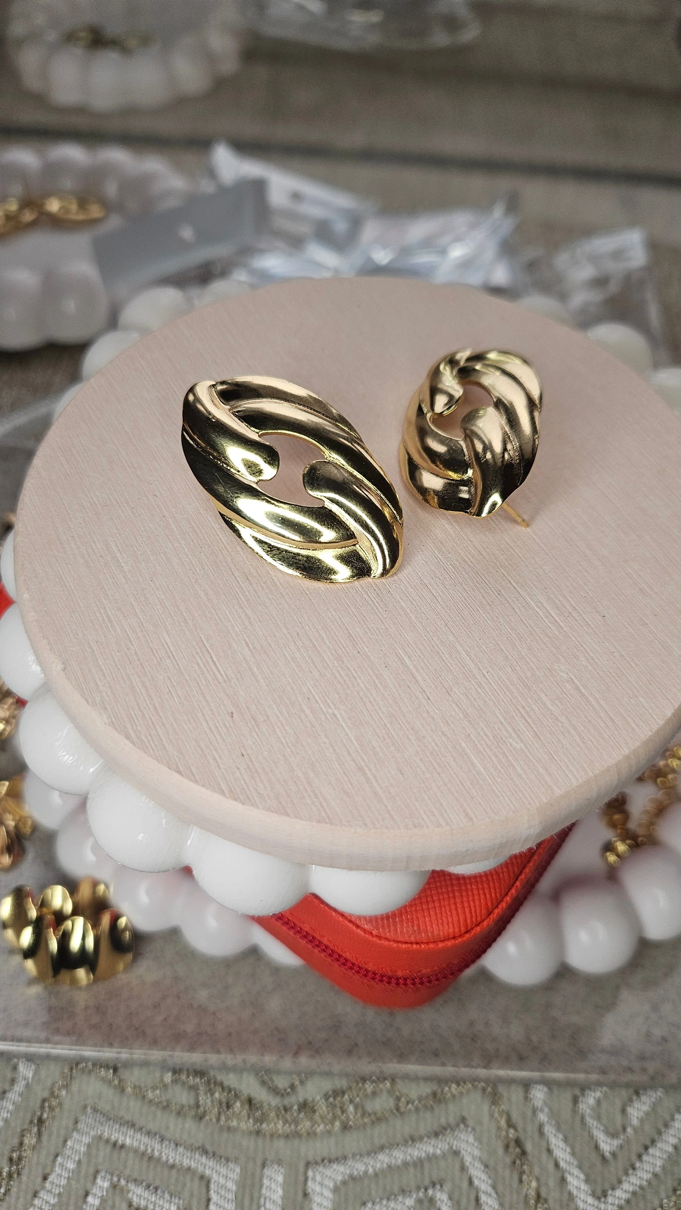 Golden Aura Sculpted Stud Earrings - Image 5