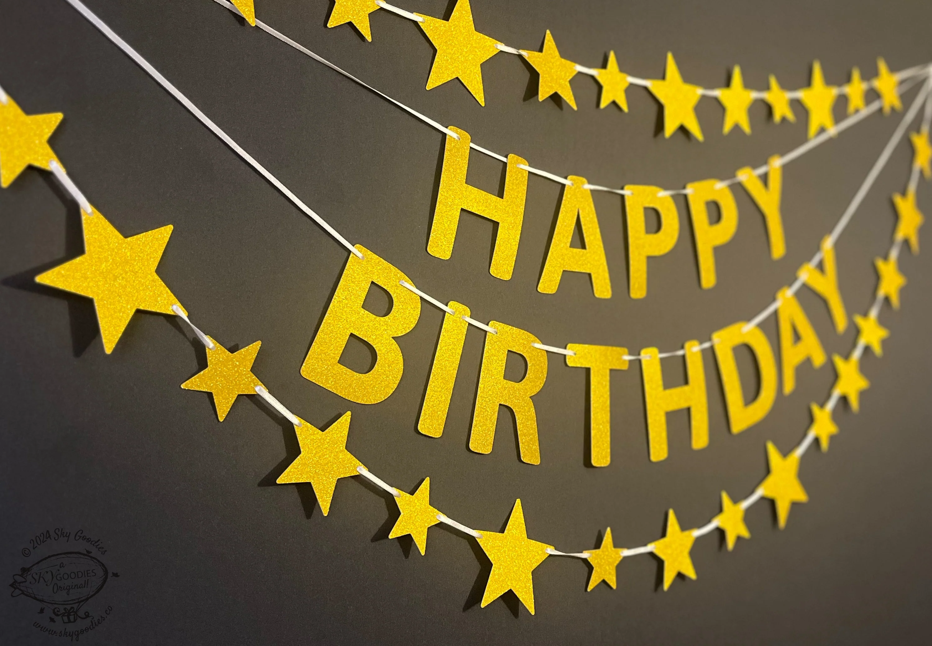 Golden Stars and Happy Birthday Paper Party Decor - Image 2