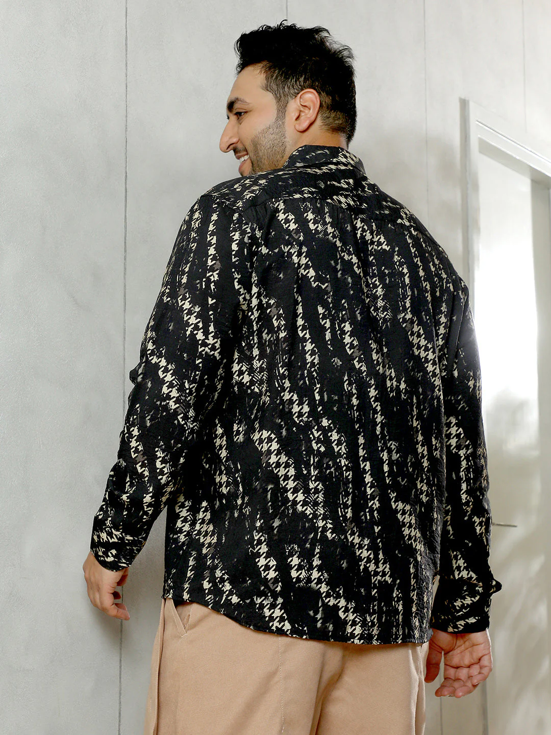 Grazed-Houndstooth Imprint Shirt - Image 4