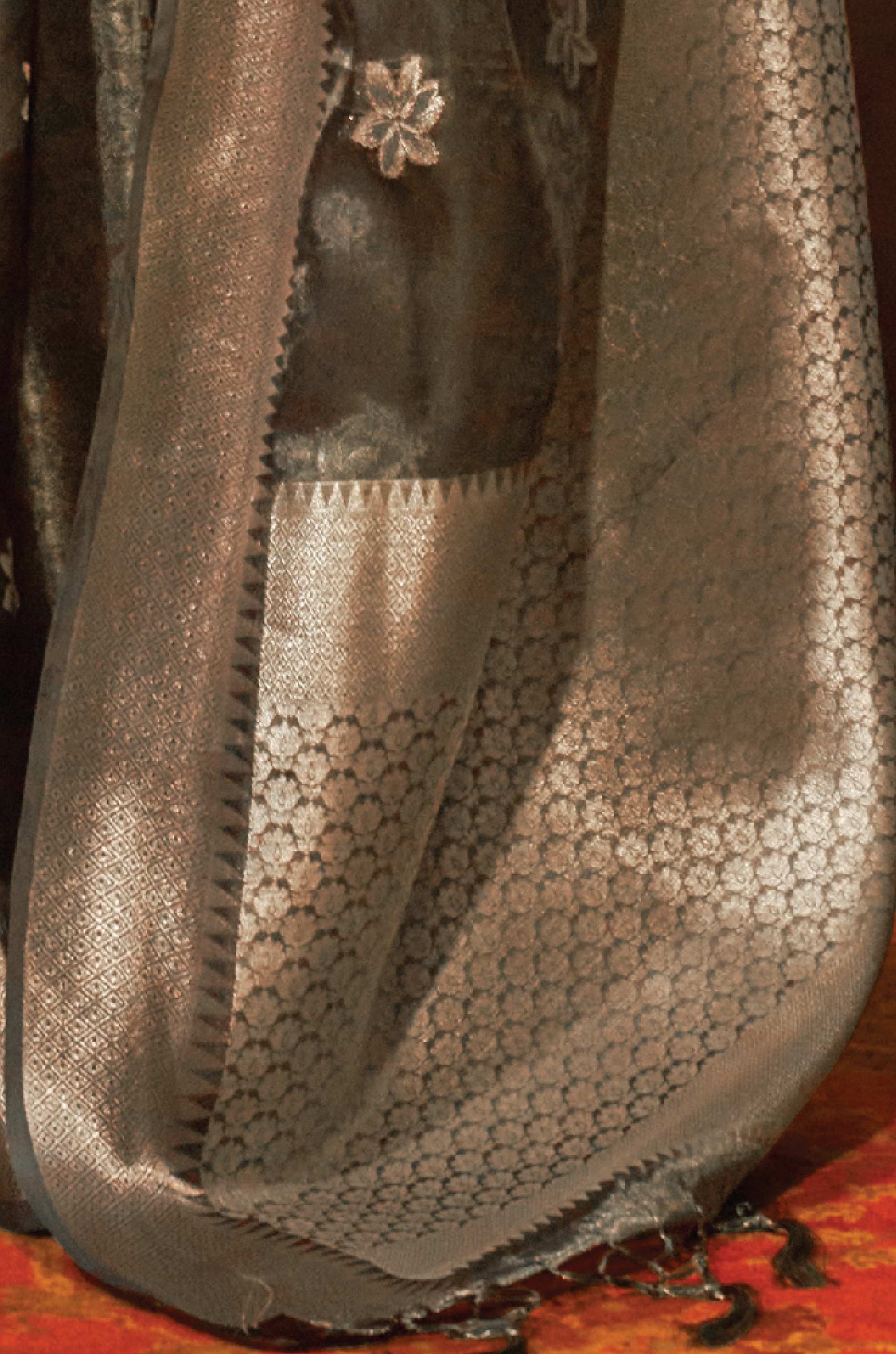 Grey Floral Two Tone Woven Organza Saree - Image 2