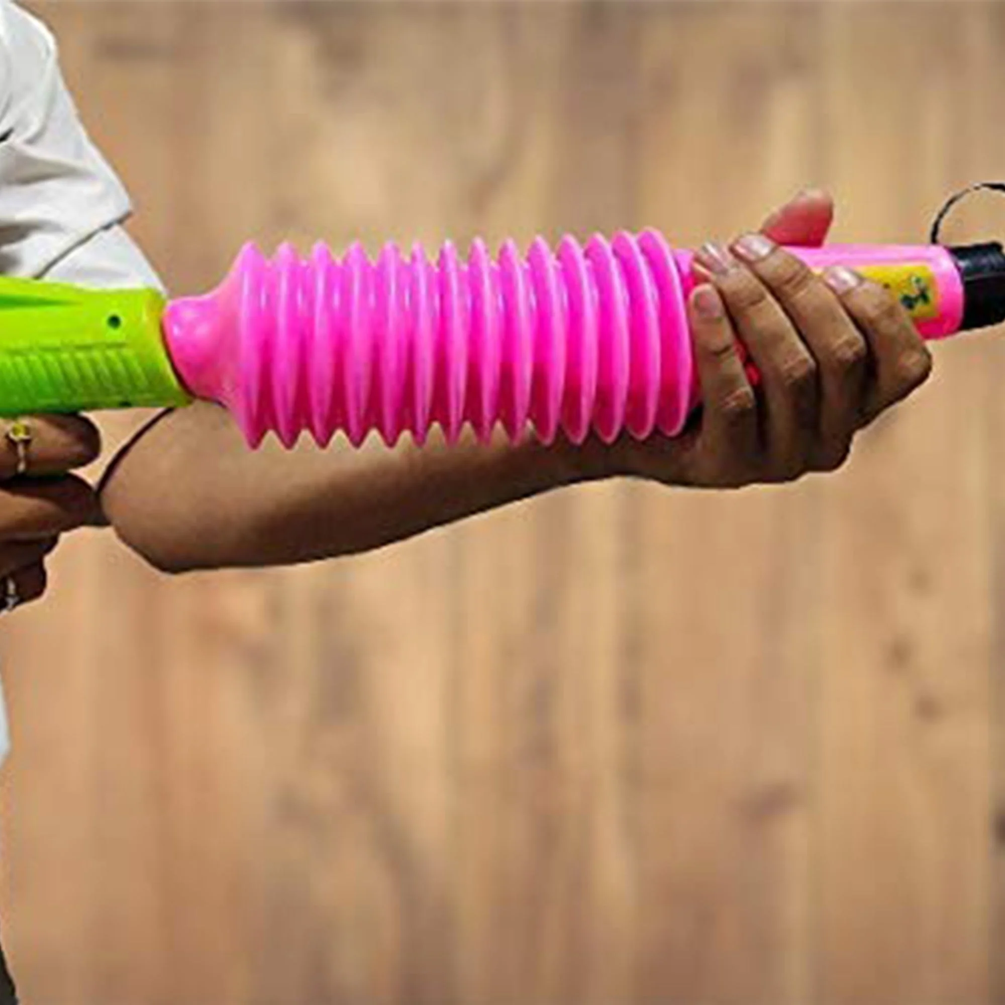 Gun for Holi - Sprays Dry Colors in Air | Natural and Herbal Holi Kit for Kids Festivals and Holi Celebrations - 1 Refillable Pichkari and 2 Packets of Gulal Colors - Image 4