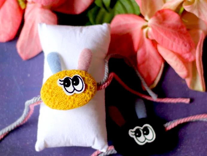 Hair Clip Style Teddy Kids Rakhi - Image 2