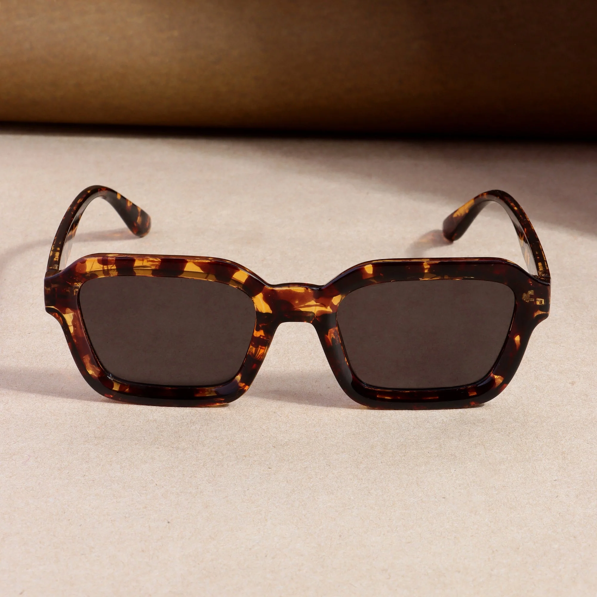 Hunter Tortoise Brown Black Square Sunglasses - Image 2