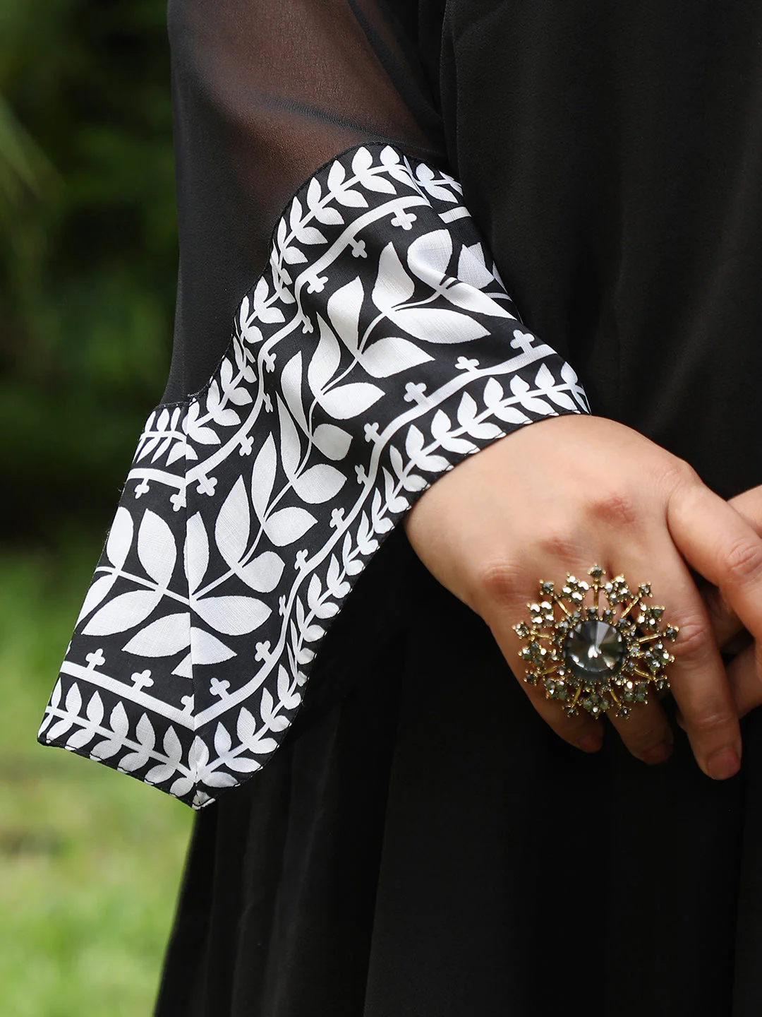 Indie Leaf-Lined Imprint Kurta Set - Image 8