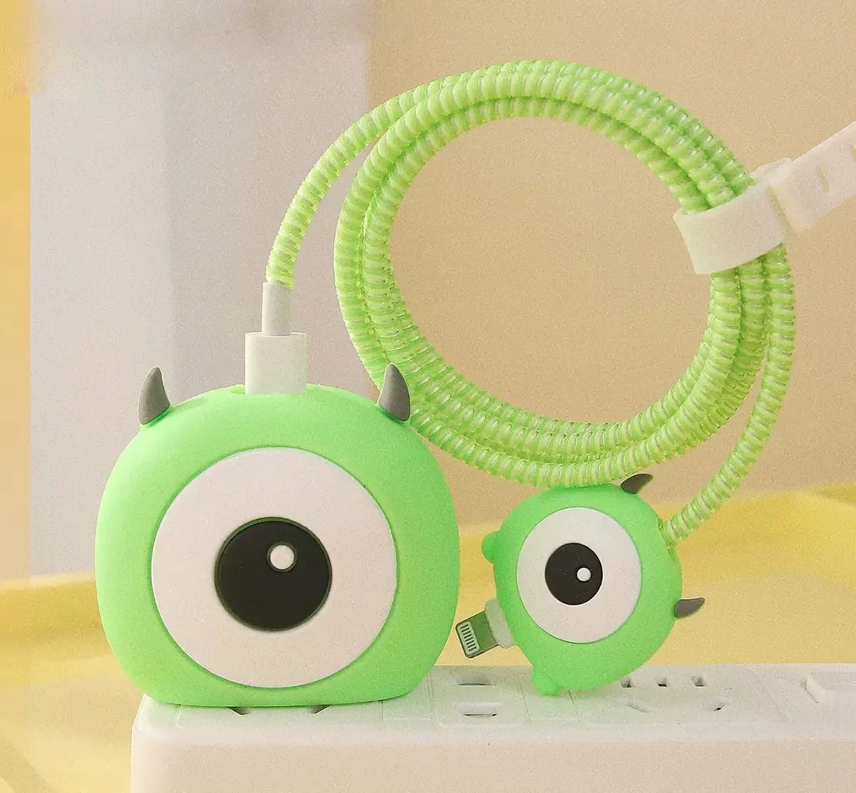 Iphone Charger Case Cover - Cyclope - 4 Piece Set - Image 2
