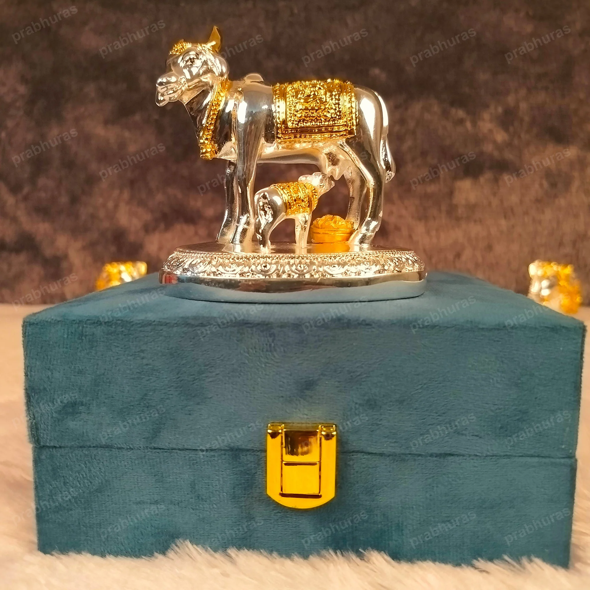 Kamdhenu Cow and Calf Statue Gold And Silver Coated - Image 7