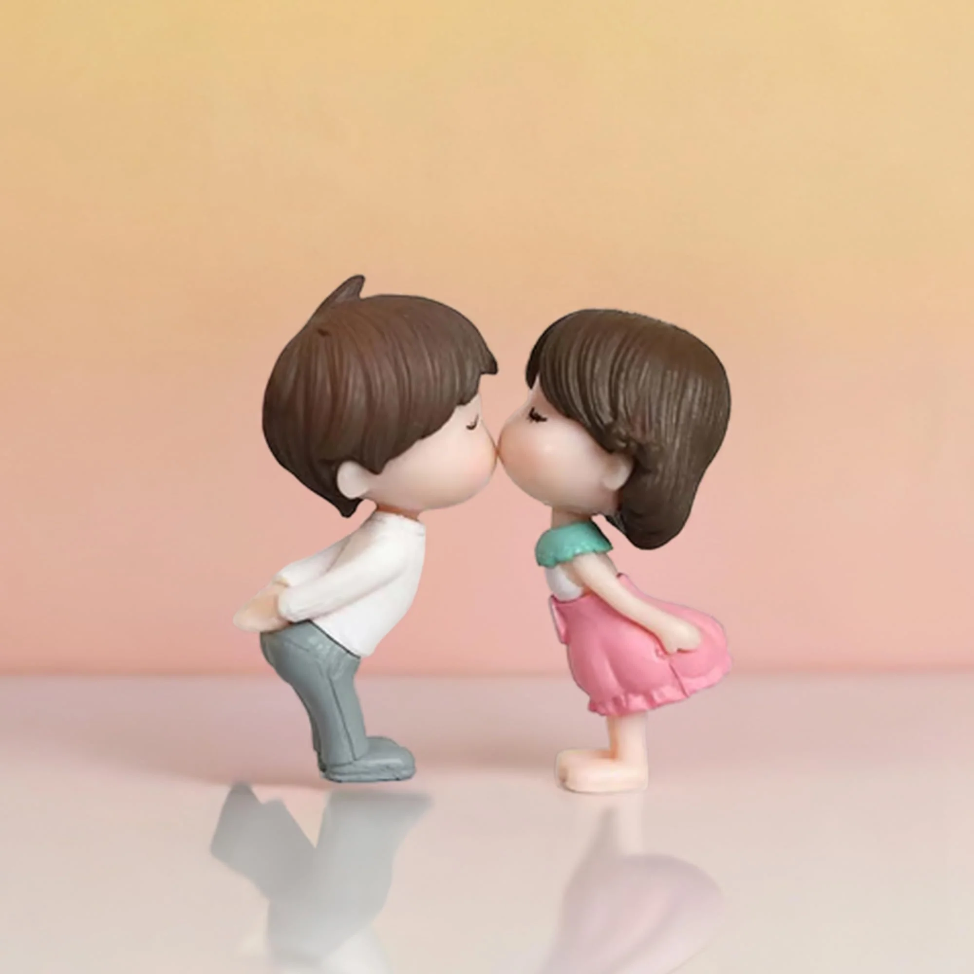 Kissing Miniature  for Show Pieces - Image 7