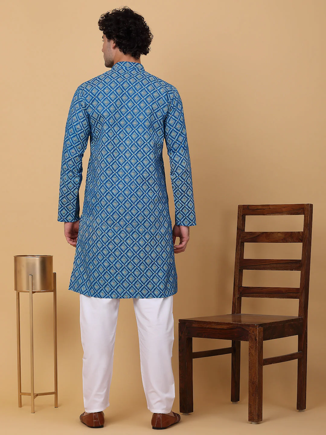 KRAFT INDIA Men Cotton Floral Gold Print Ethnic motif Knee Length Kurta With White Elastic Waistband Pyjama Set - Image 2