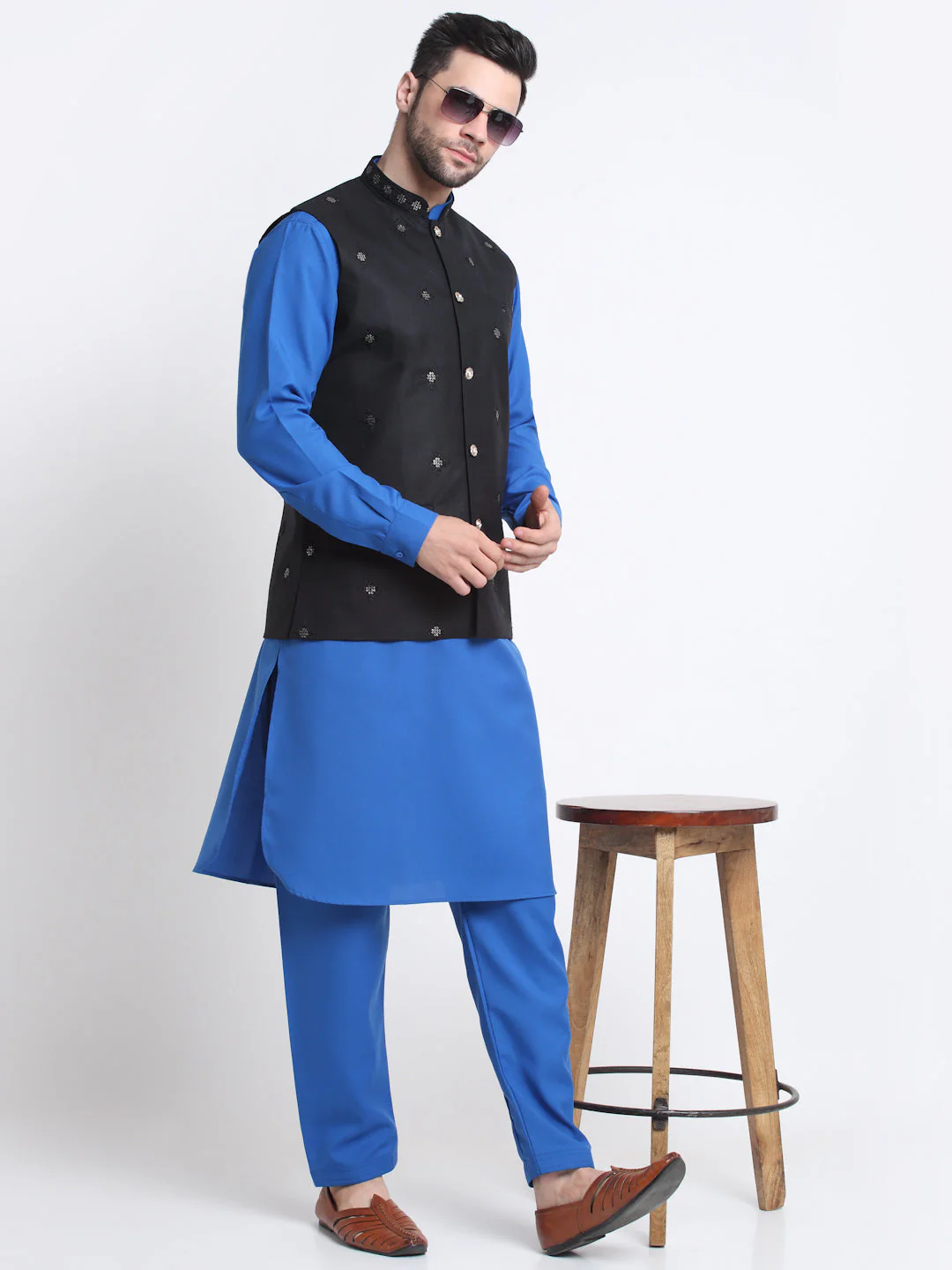 KRAFT INDIA Men Cotton Royal Blue Pathani Kurta & Salwar With Embroided Sequenced Nehru Jacket - Image 14
