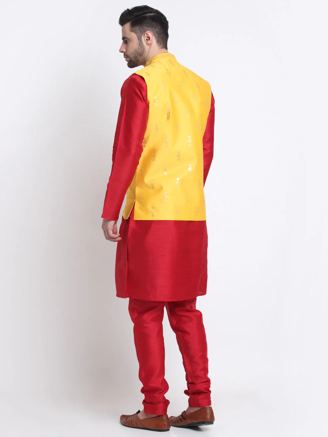 KRAFT INDIA Men Maroon Silk Kurta & Churidar With Sequenced Nehru Jacket - Image 2