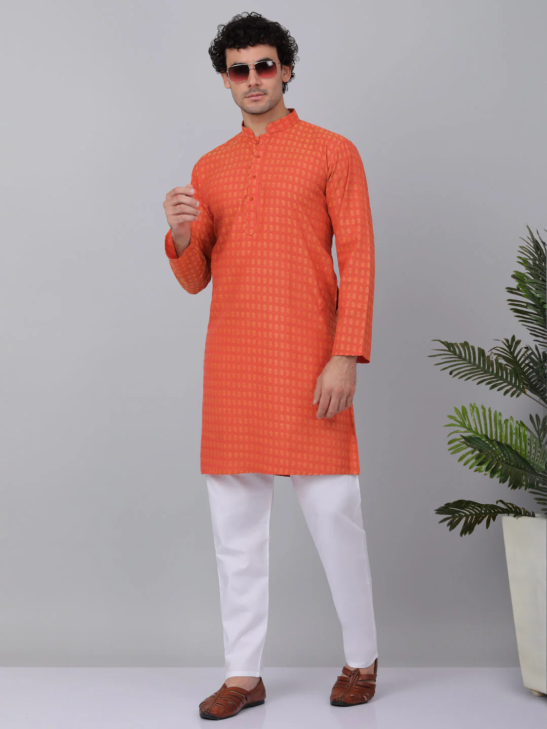 KRAFT INDIA Men Pure Cotton Ethnic Motif Knee Length Kurta With White Elastic Waistband Pyjama Set - Image 5