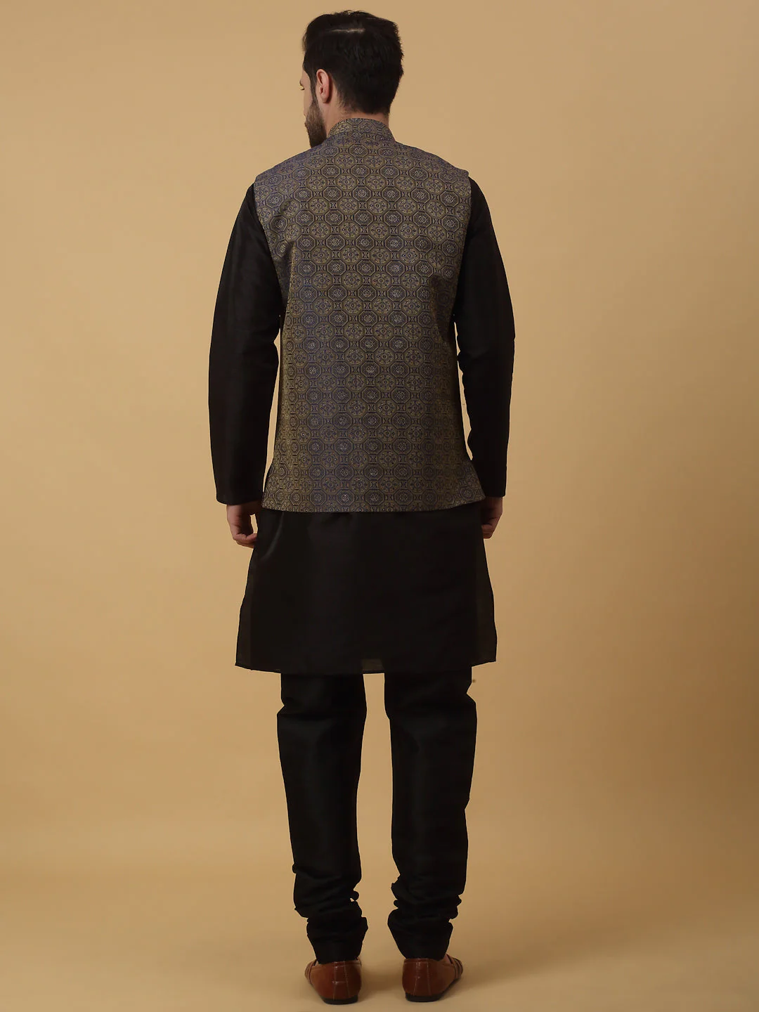 KRAFT INDIA Men's Silk Blend Black Kurta, Churidar with Jacquard Bandhani Silk Blend Nehru Jacket Set - Image 2