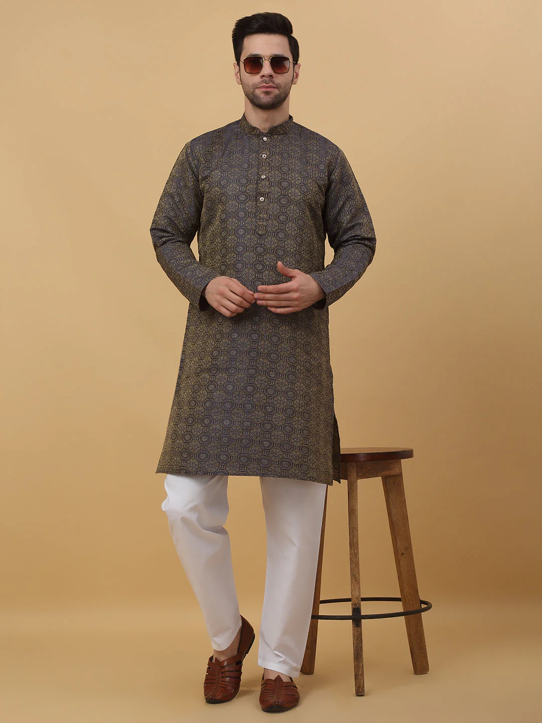 KRAFT INDIA Men's Silk Blend Jacquard Bandhani Kurta With White Elastic Waistband Pyjama Set