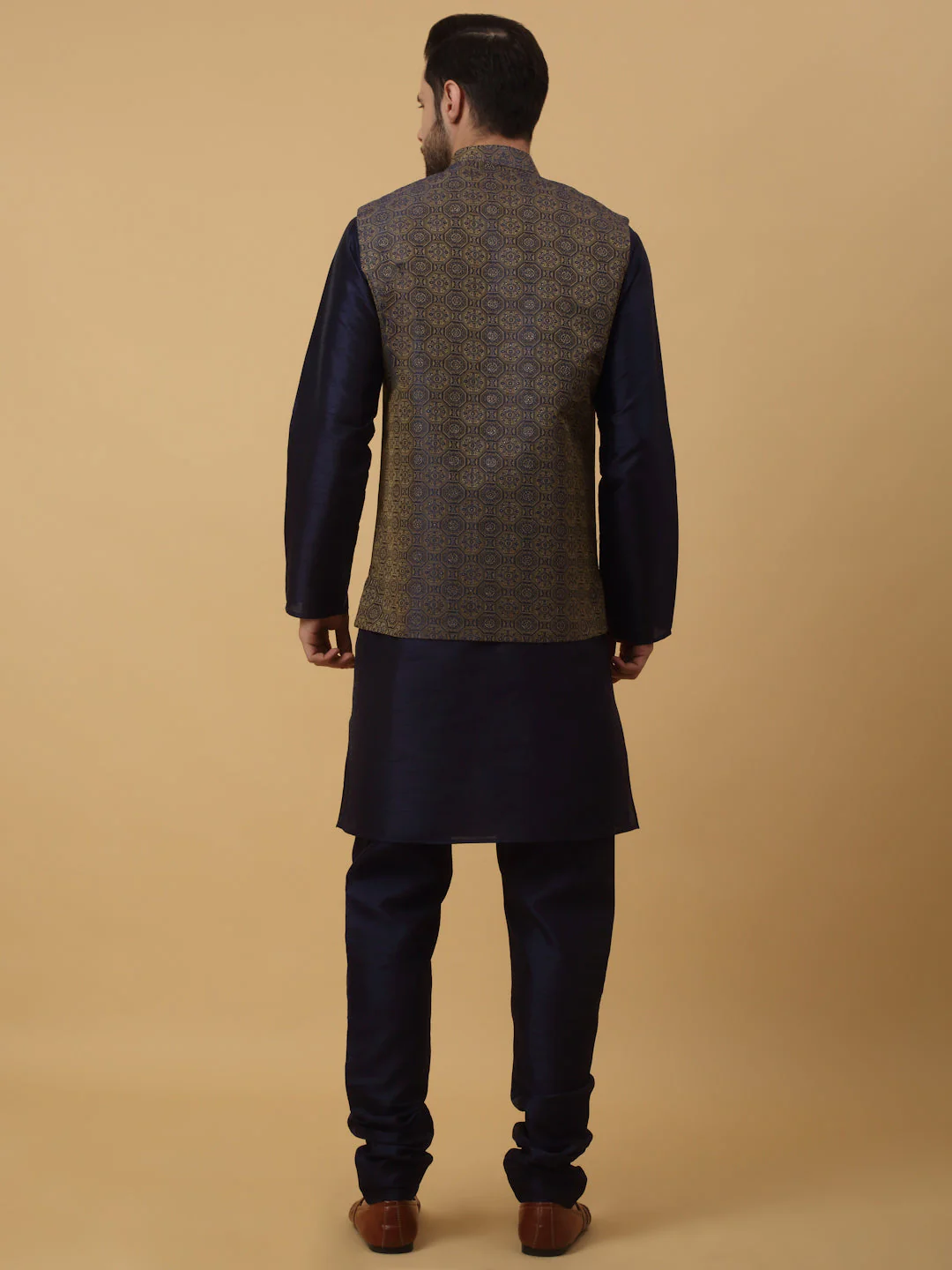 KRAFT INDIA Men's Silk Blend Navy Blue Kurta, Churidar with Jacquard Bandhani Silk Blend Nehru Jacket Set - Image 2