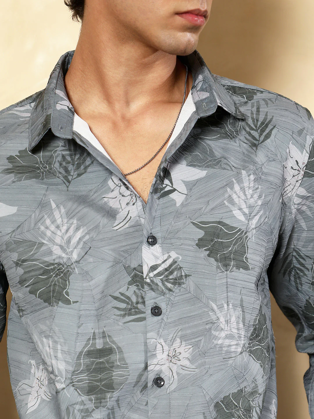Leaf-Imprint Foliage-Tactile Shirt - Image 7