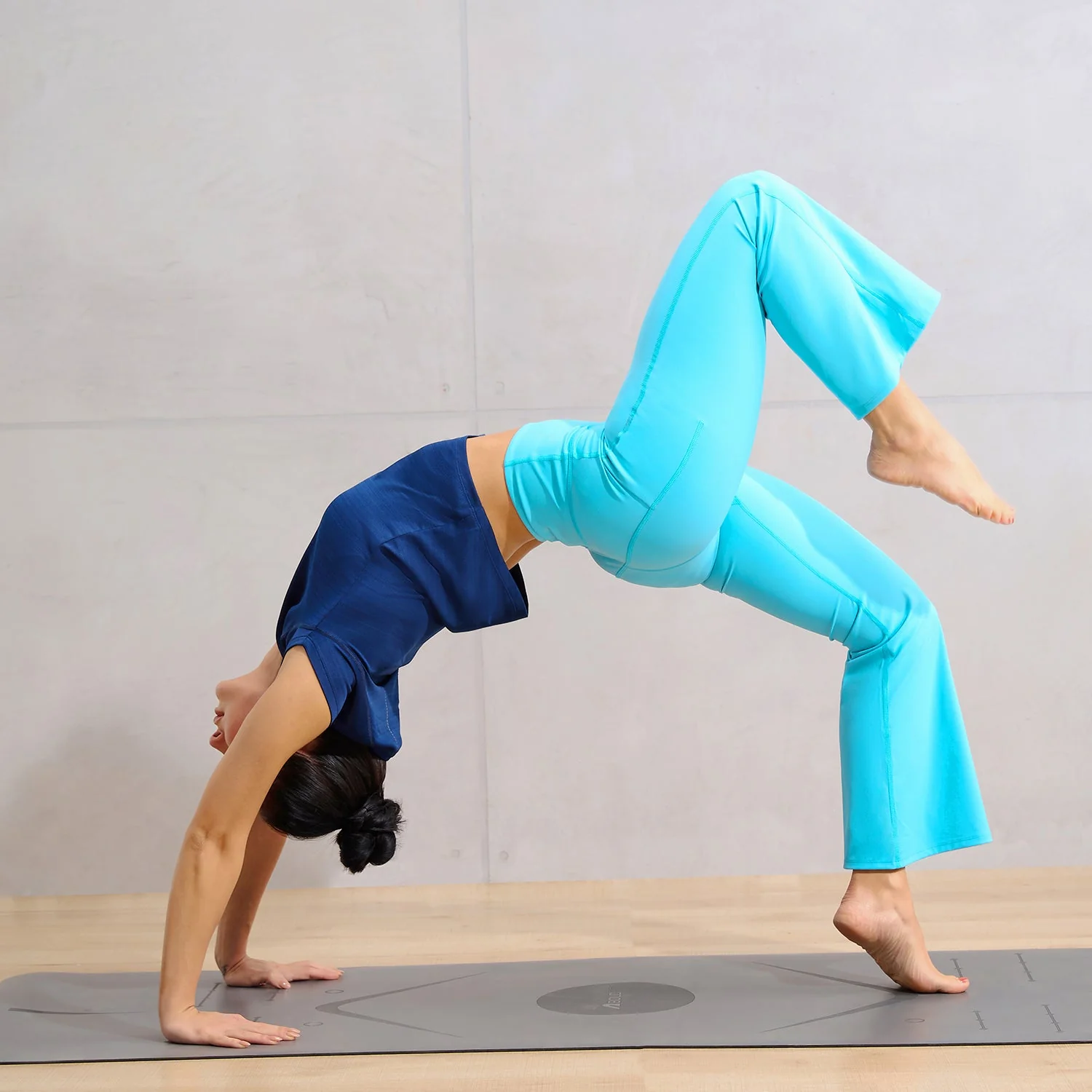 LIMITLESS NYLOFLEX FLARE PANTS - Image 5