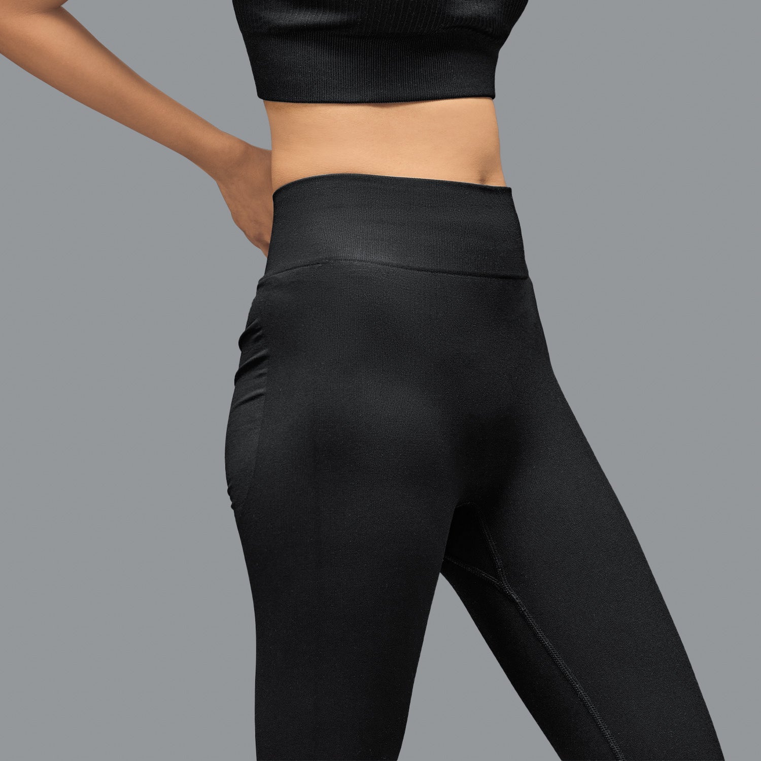 Limitless snatched ribbed waistband & Ruched back legging - BLACK - Image 4