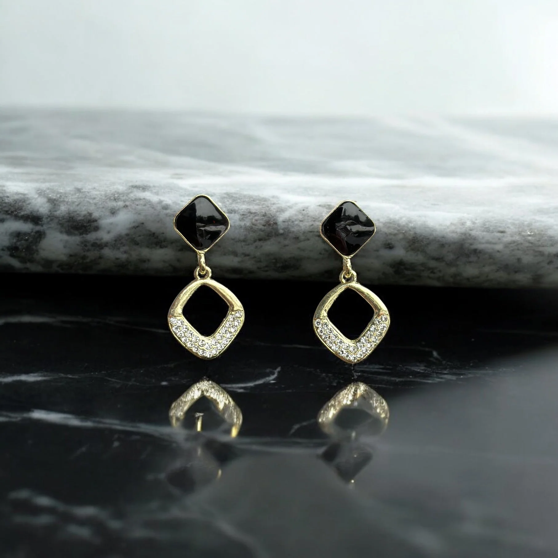 Lucifer's Lustre Black Drop Earring - Image 4
