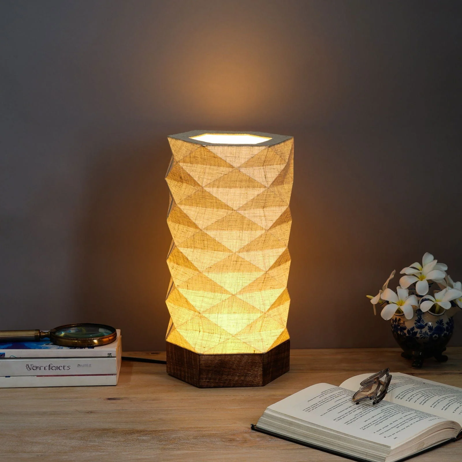 Lumihexa Table Lamp - Image 5