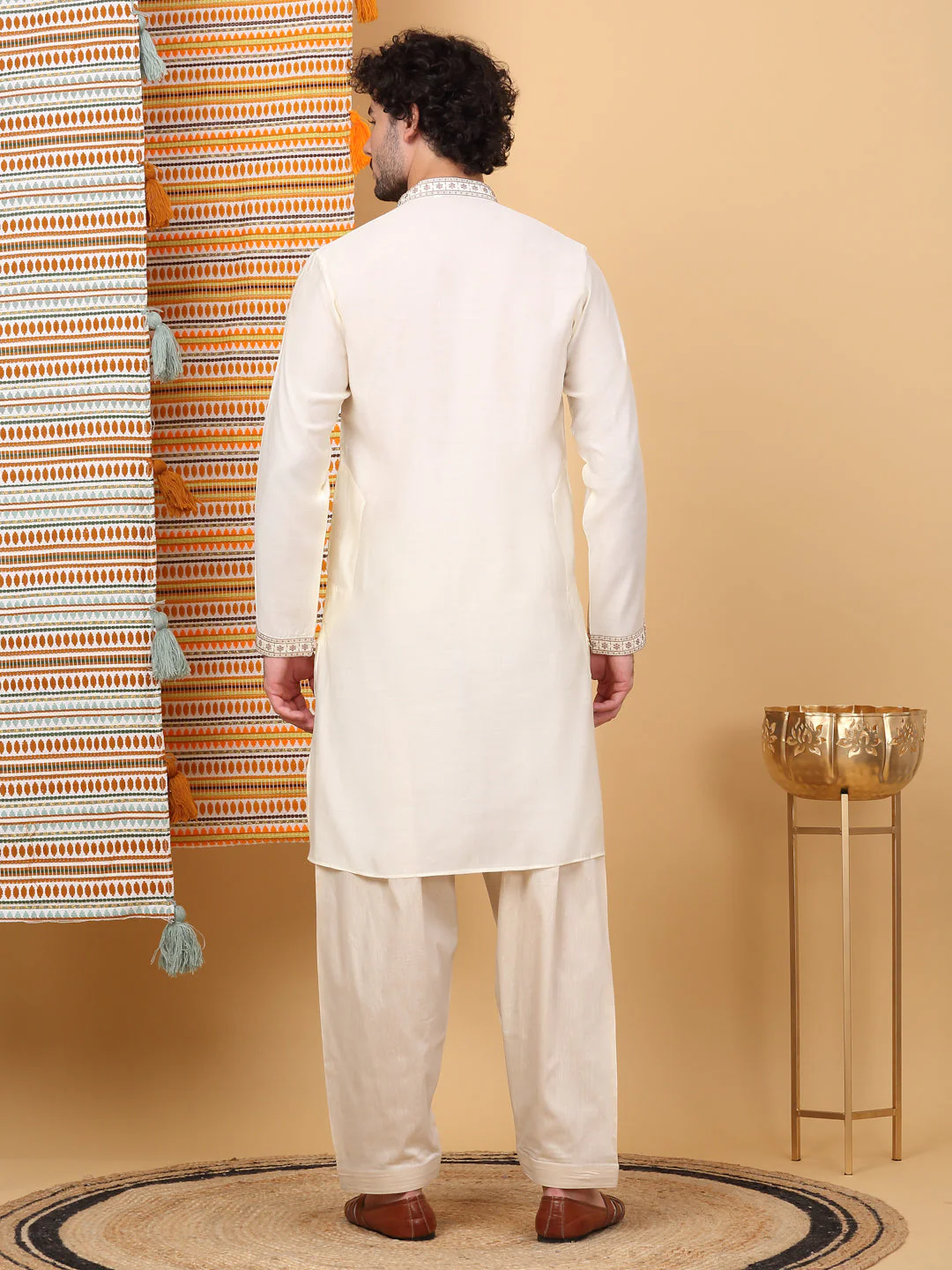 LUXE- Cotton Silk Ethnic Motif Embroidered Neckline Regular Straight Kurta With Beige Elastic Waistband Salwar - Image 7