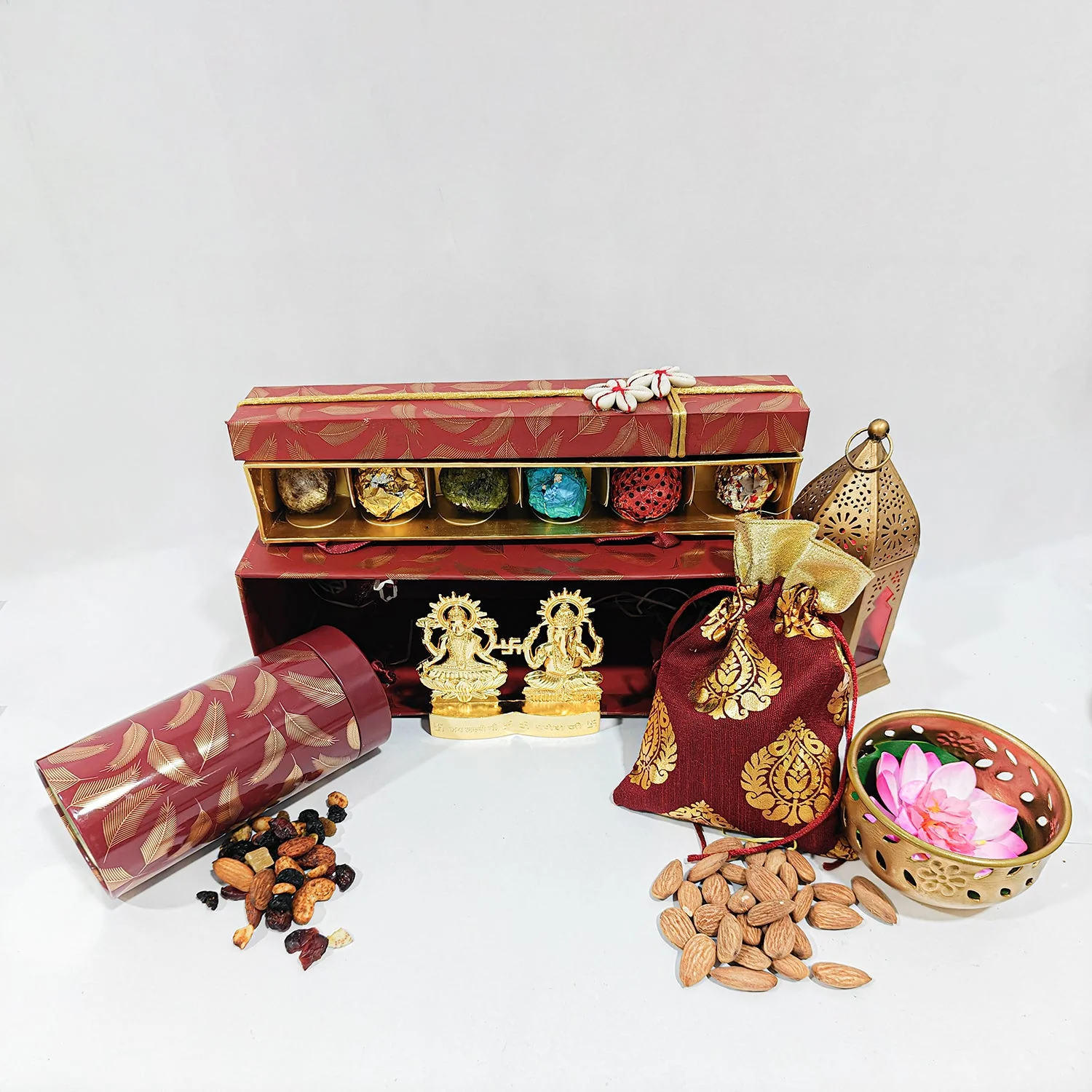 Luxury Gold Hamper Box - Image 2