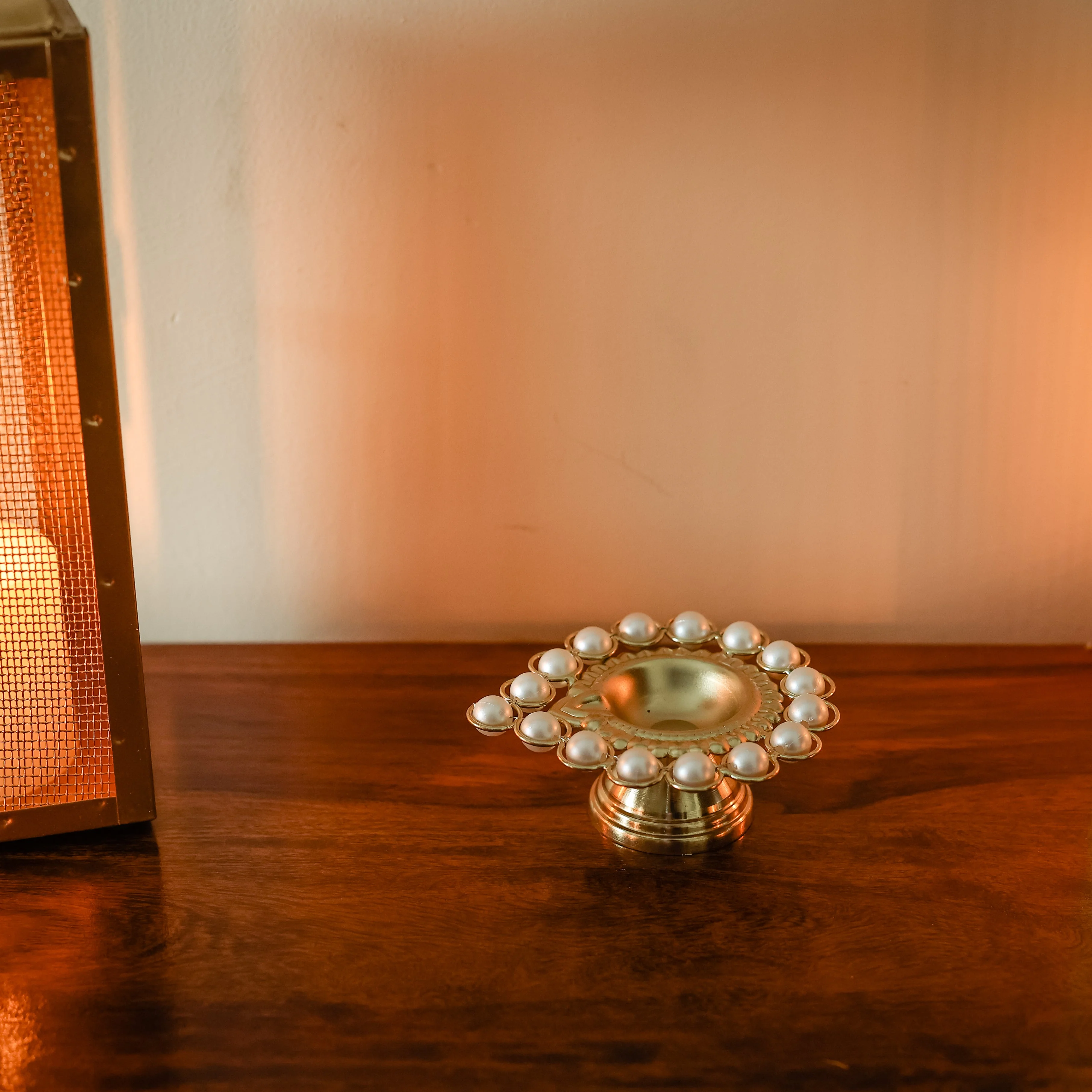 Metallic Pearl Diya - Image 3