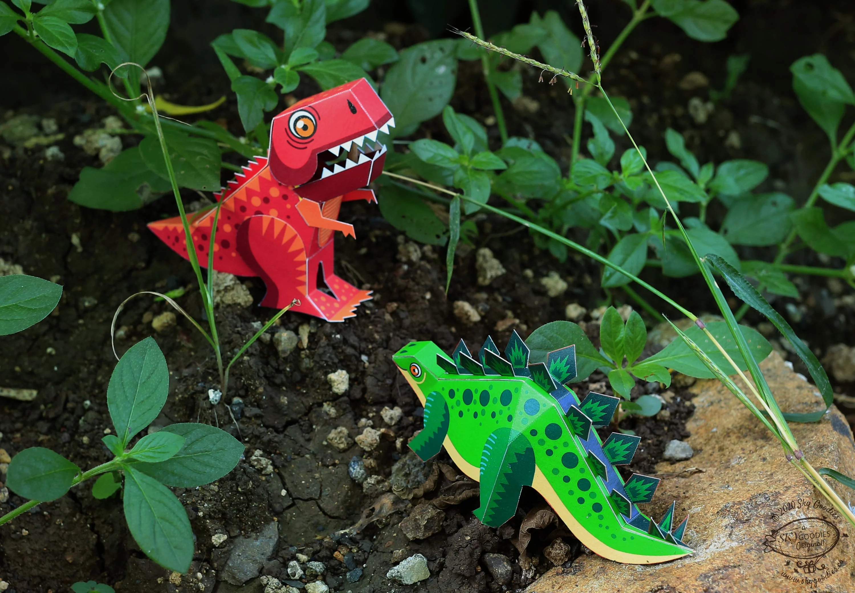 Mini Stegosaurus DIY Dinosaur Paper Craft Kit - Image 5