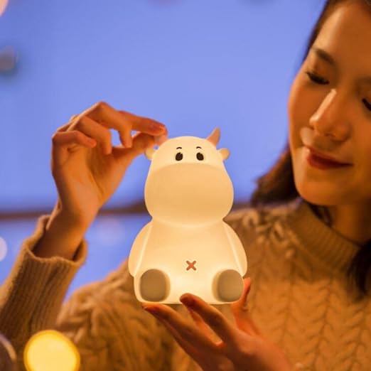 Mooo: Portable Squishy Cow Lamp with Rechargeable LED & Soft Silicone Design for Cozy Bedroom Ambience & Gifting - Image 4