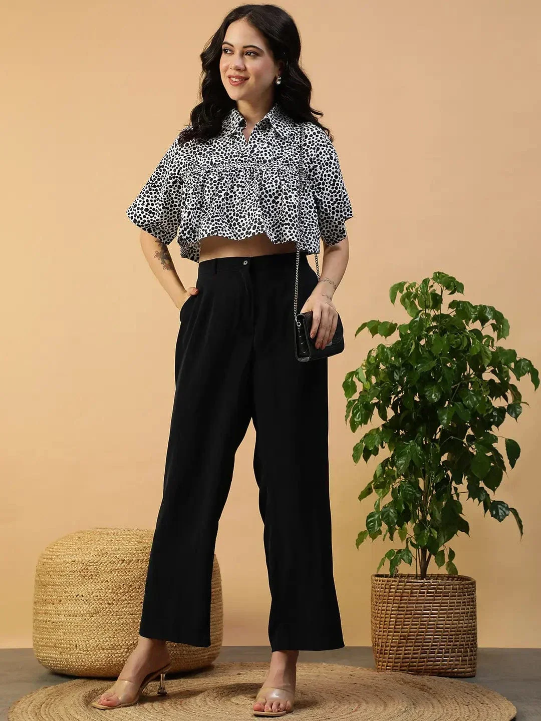 Notch Black Animal Print Collared Short Sleeve Women Cotton Poplin Crop Top - Image 2