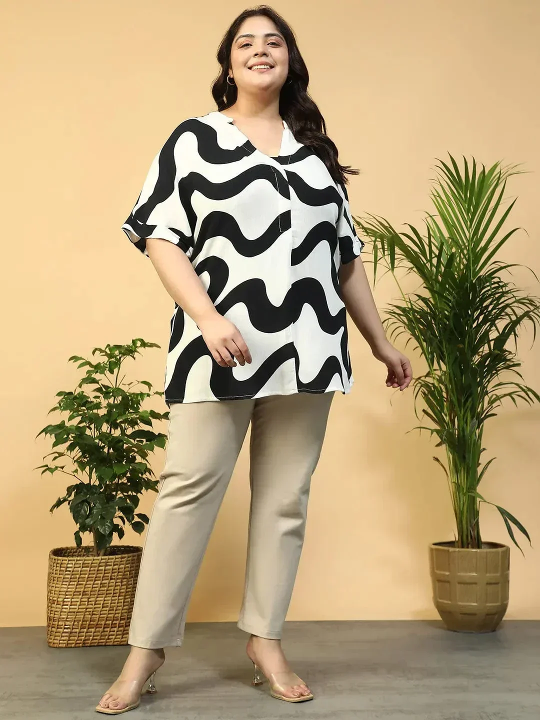 Off -White Printed V-Neck Short Sleeve Plus Size Women Boxy Top - Image 9