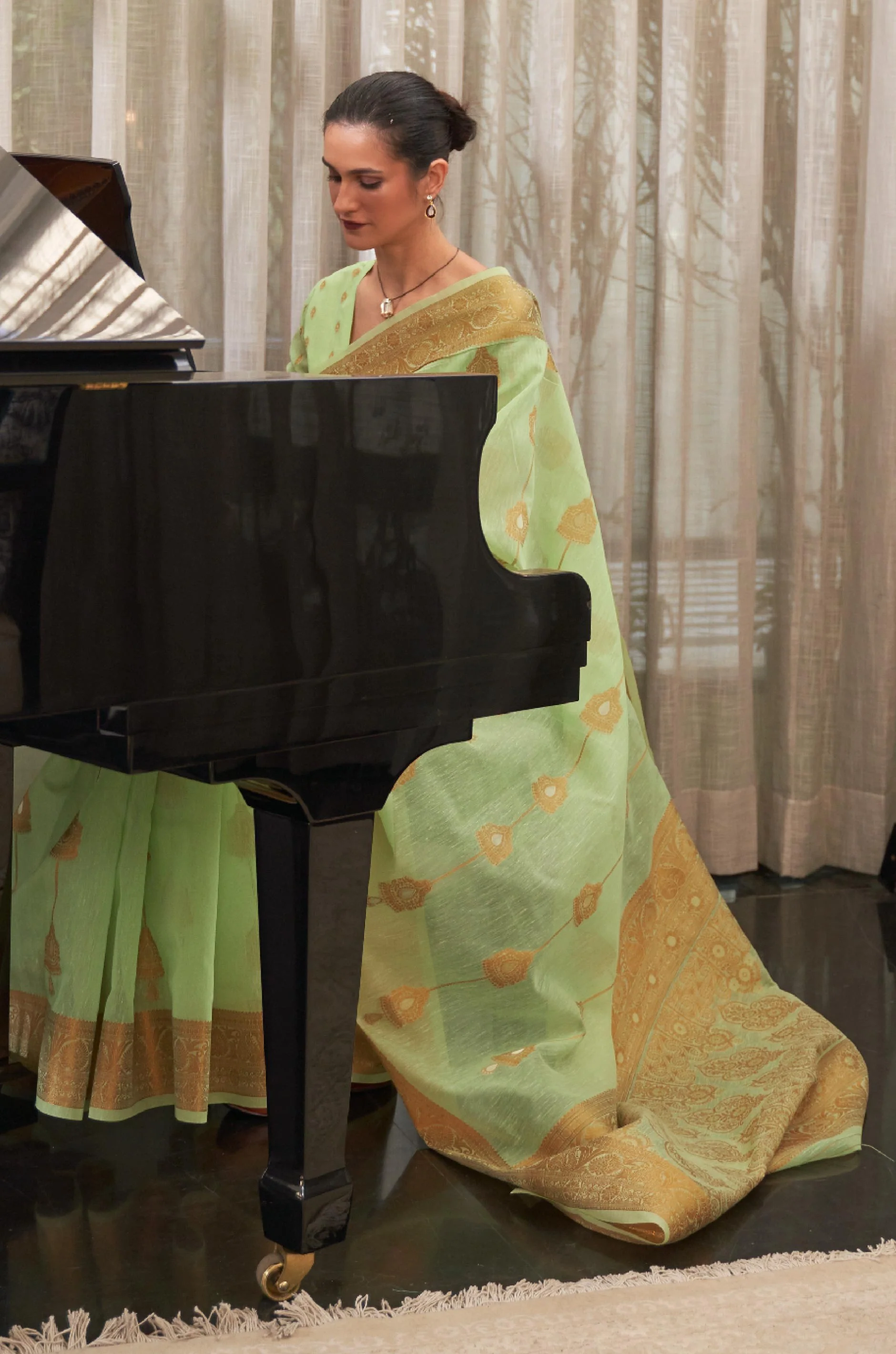 Pastel Green Woven Linen Silk Saree - Image 5