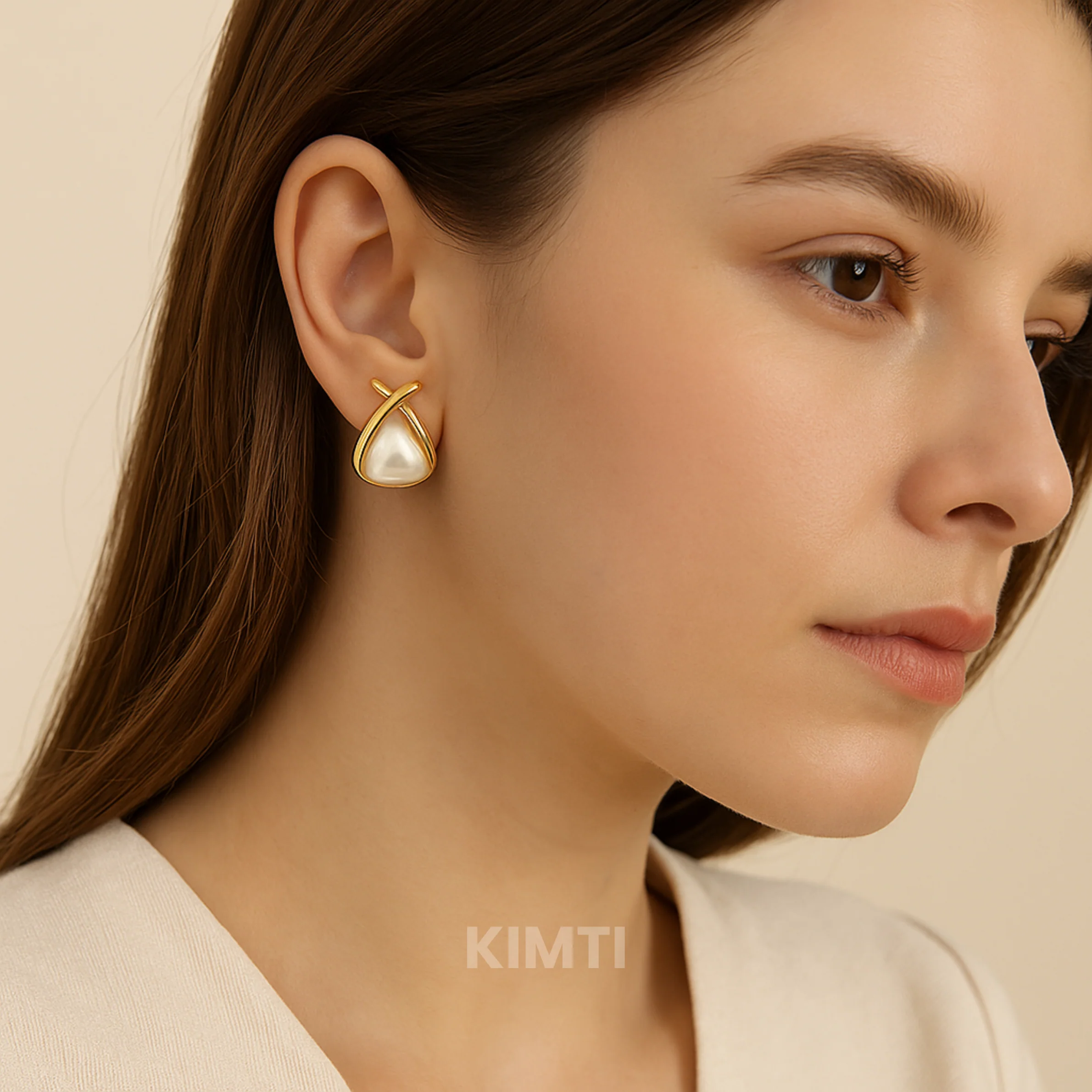 Pearl Radiance Golden Earring - Image 3