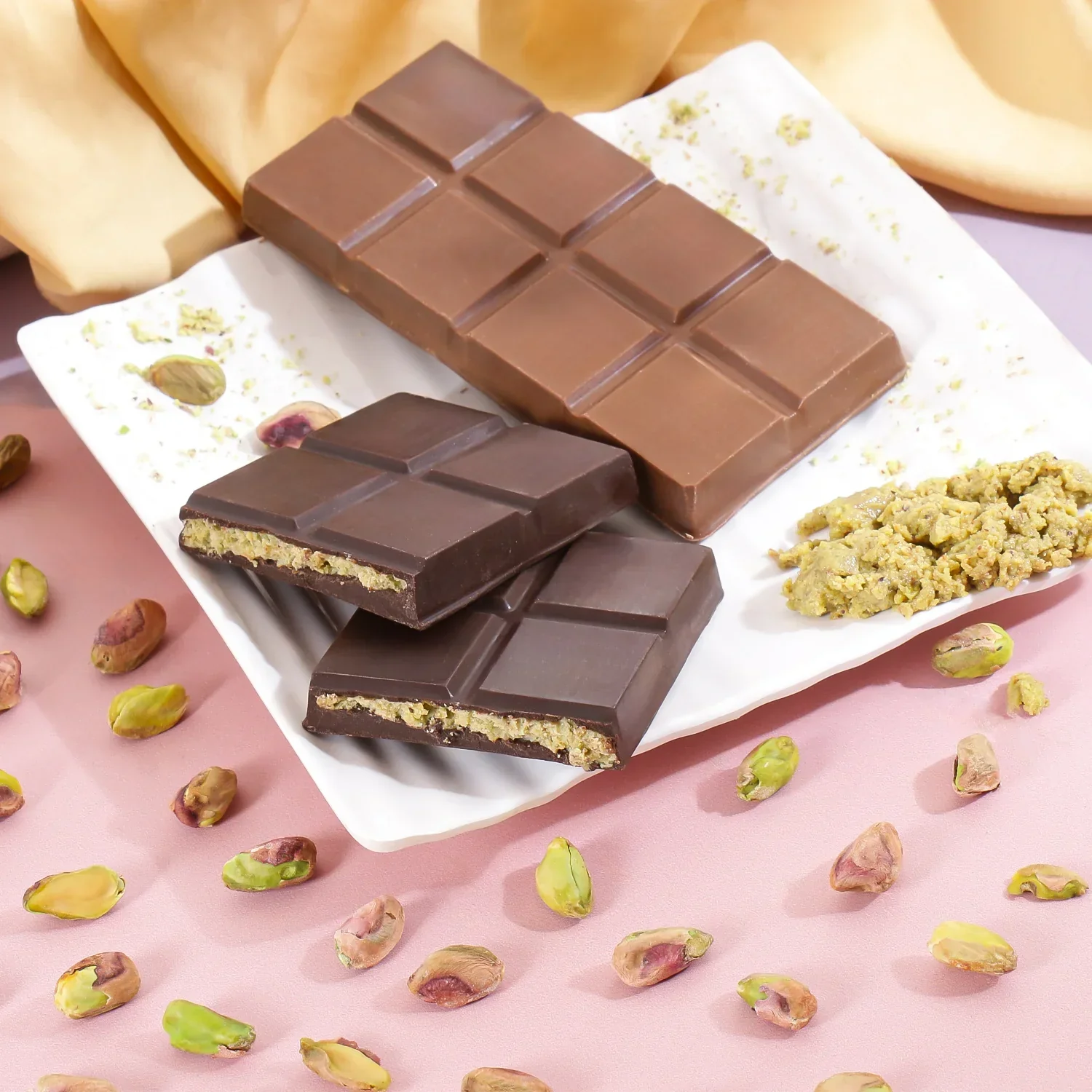 Pistachio Kunafa Chocolate Bar - Image 5