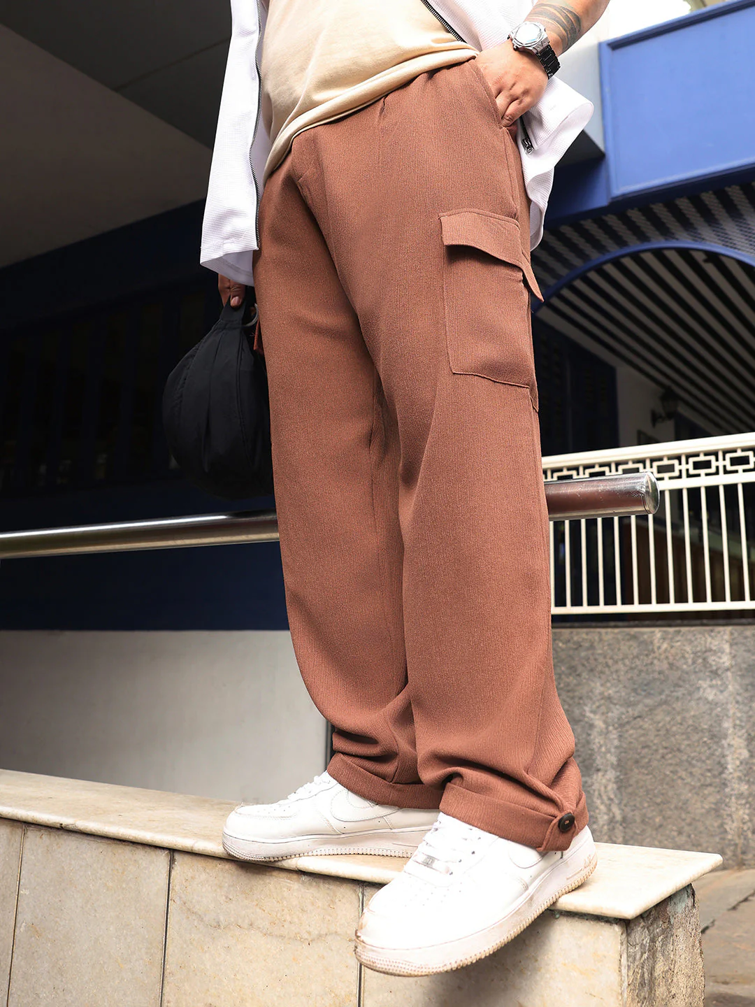 Pleated-Textured Cargo Trousers - Image 39