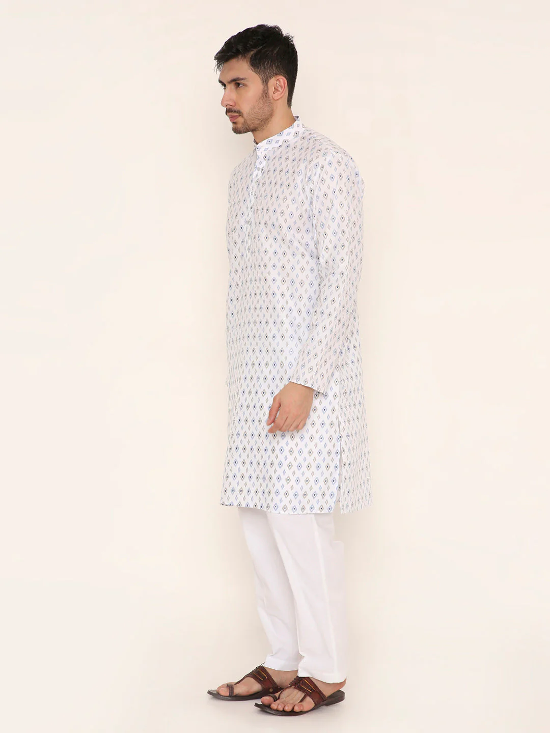 Poly Viscose Regular Fit Traditional Print Design Kurta Pyjama Set in White - Image 3