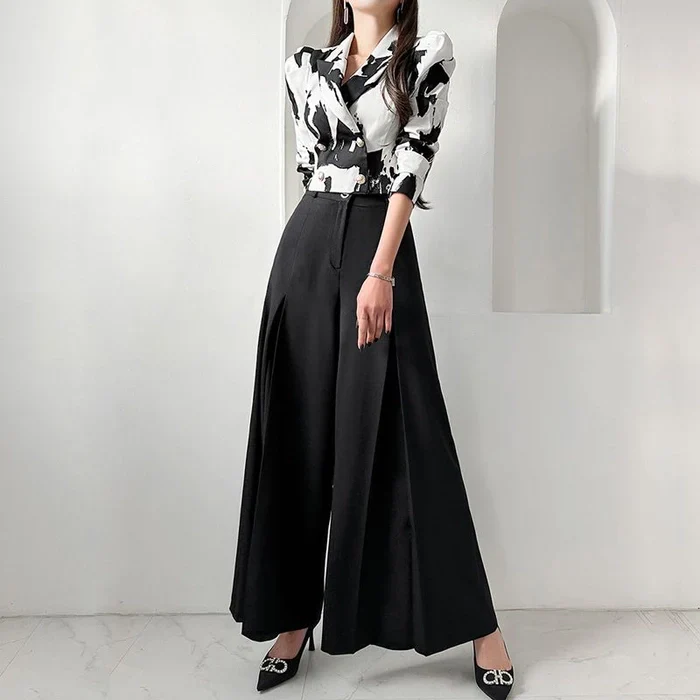 Printed Blouse  Pant Suit - Image 3