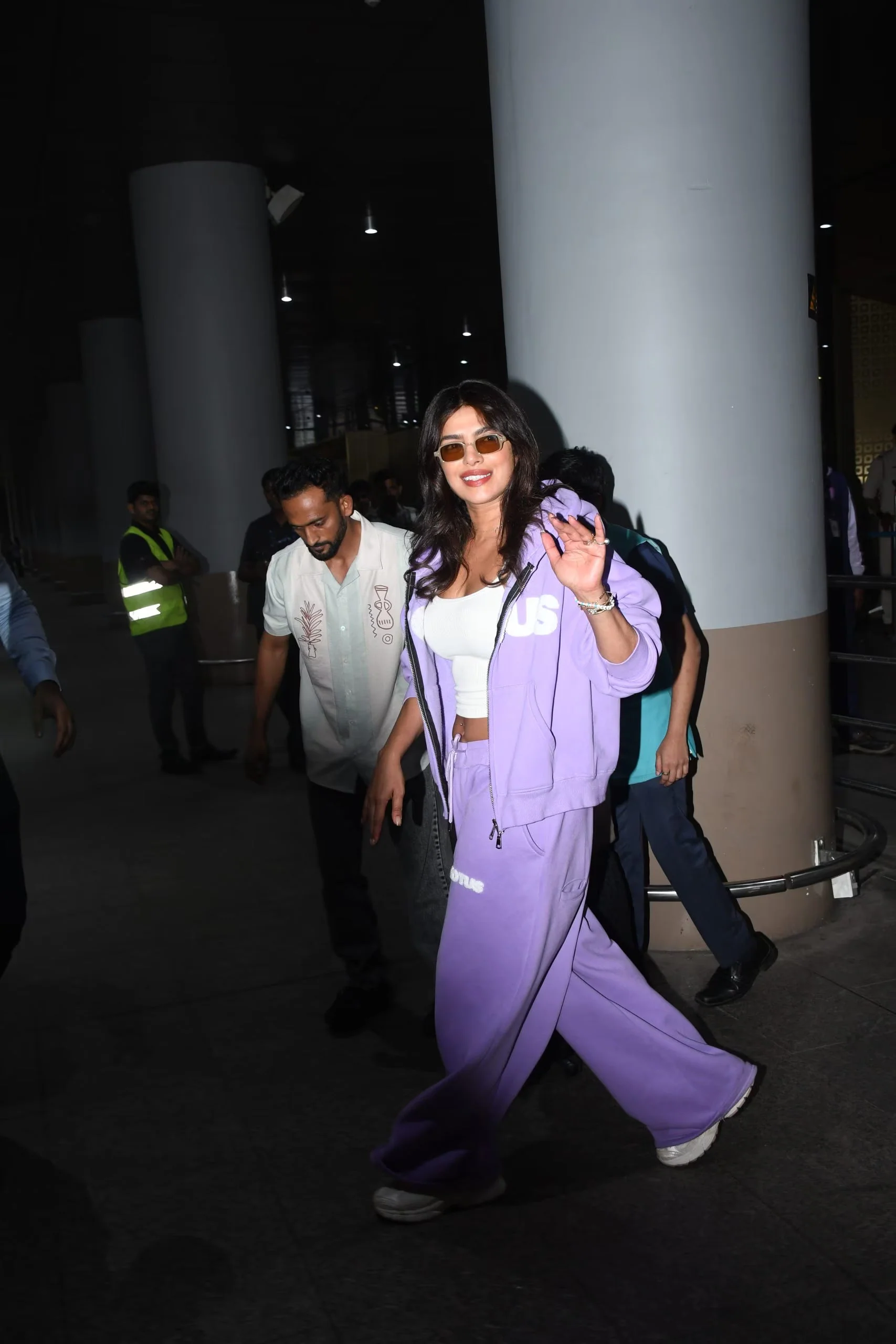 PRIYANKA CHOPRA INSPIRED UNISEX HOODIE AND TRACK PANTS SET - Image 4