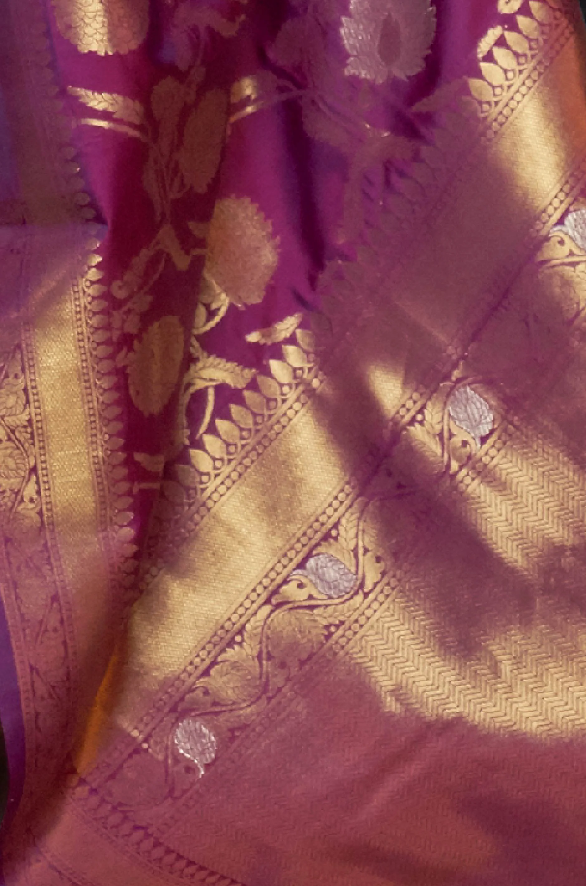 Purple Woven Banarasi Silk Saree - Image 2