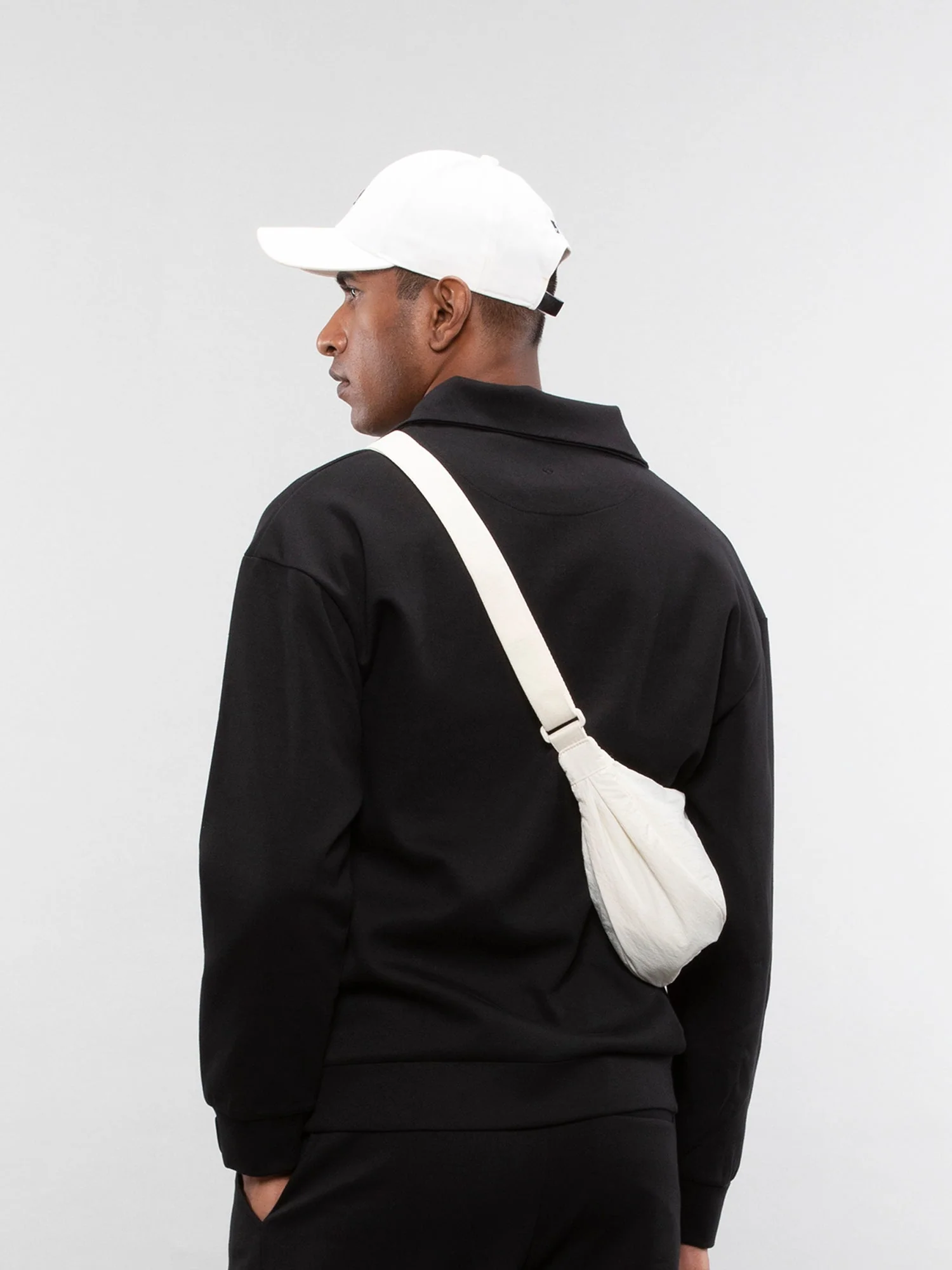 Quarter-zip sweatshirt - Image 17