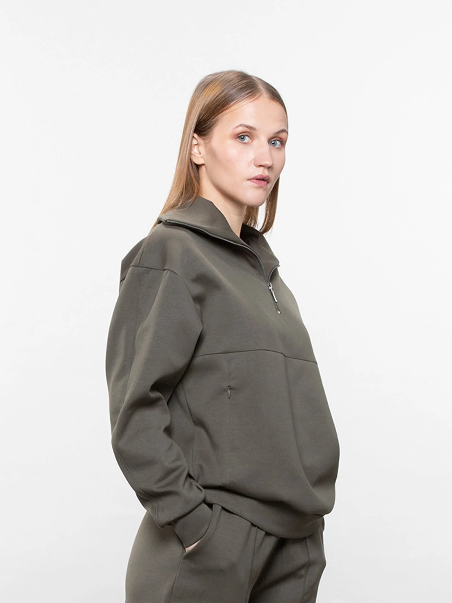 Quarter-zip sweatshirt - Image 12