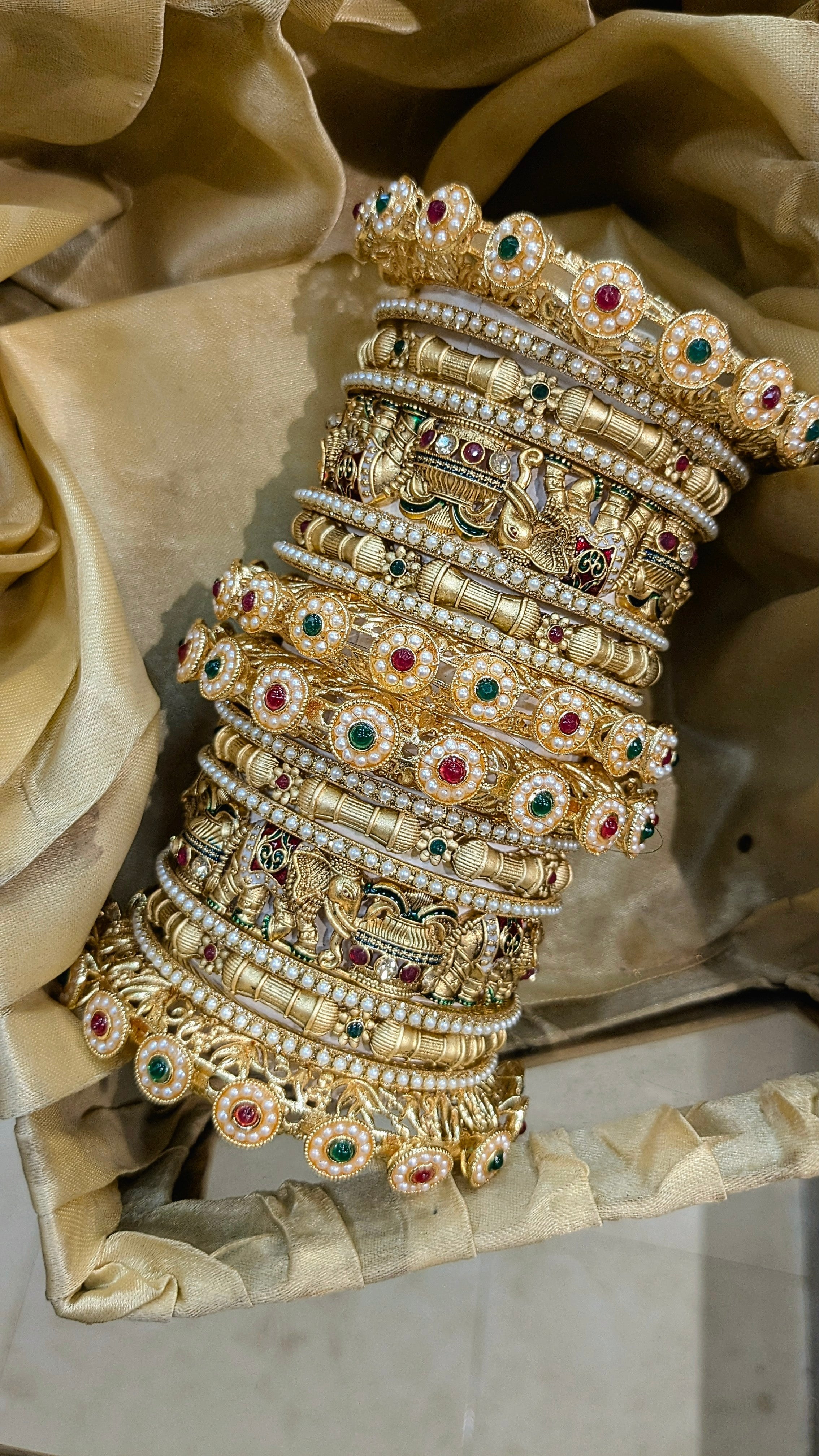 Rajwadi bangles - Image 9