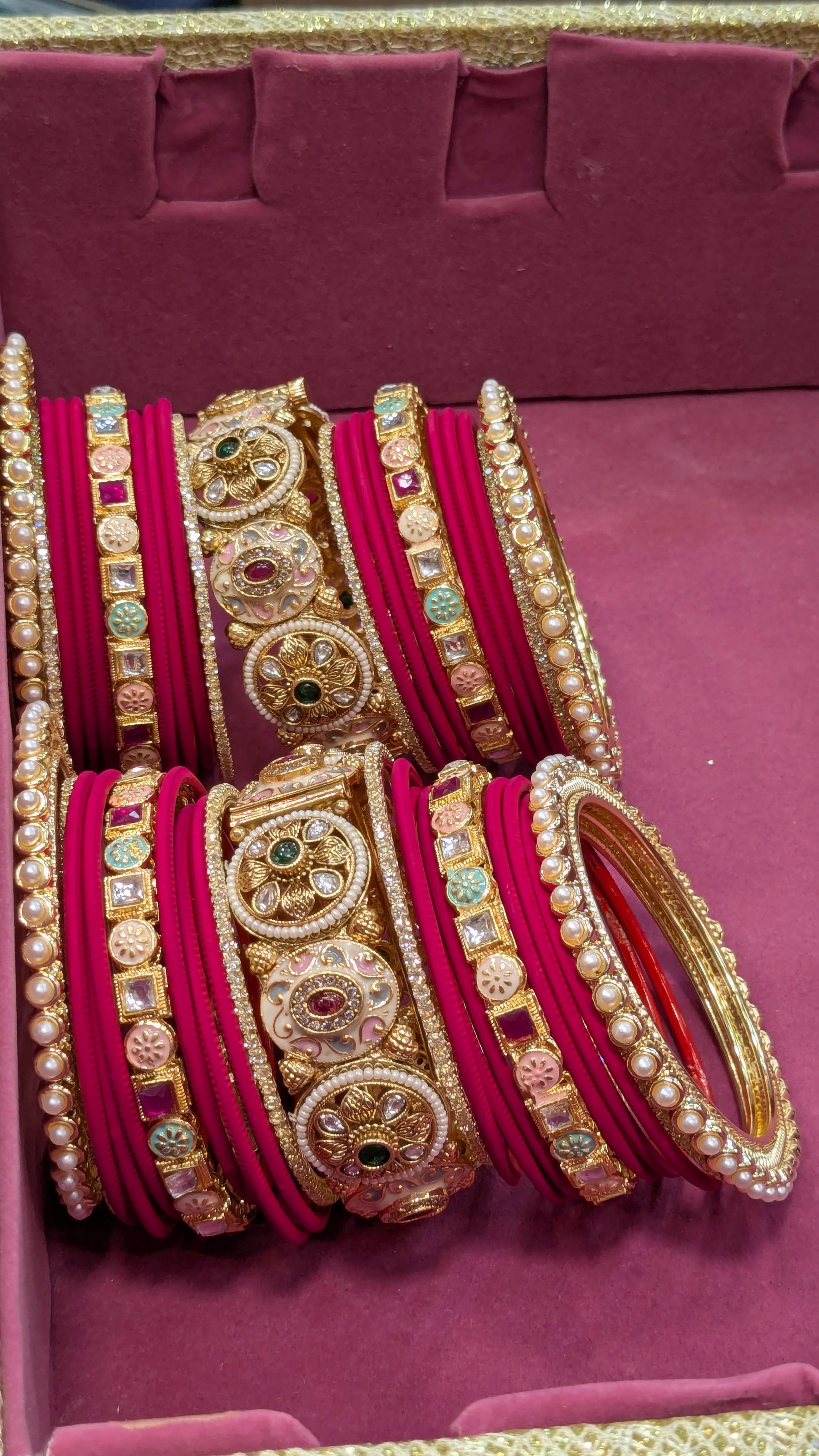 RANI RAJWADI BANGLES SET