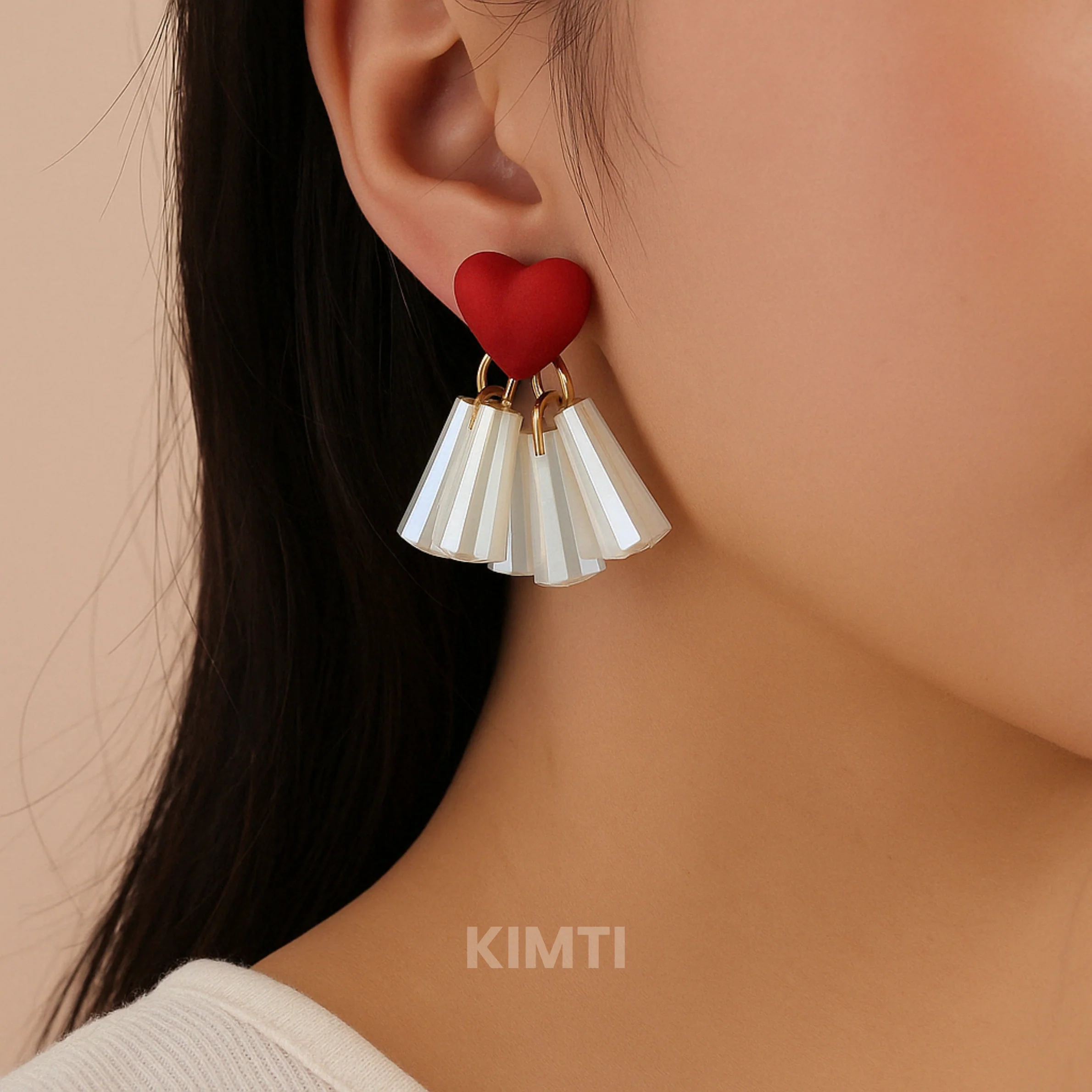 Red Heart Studs Earring - Image 2