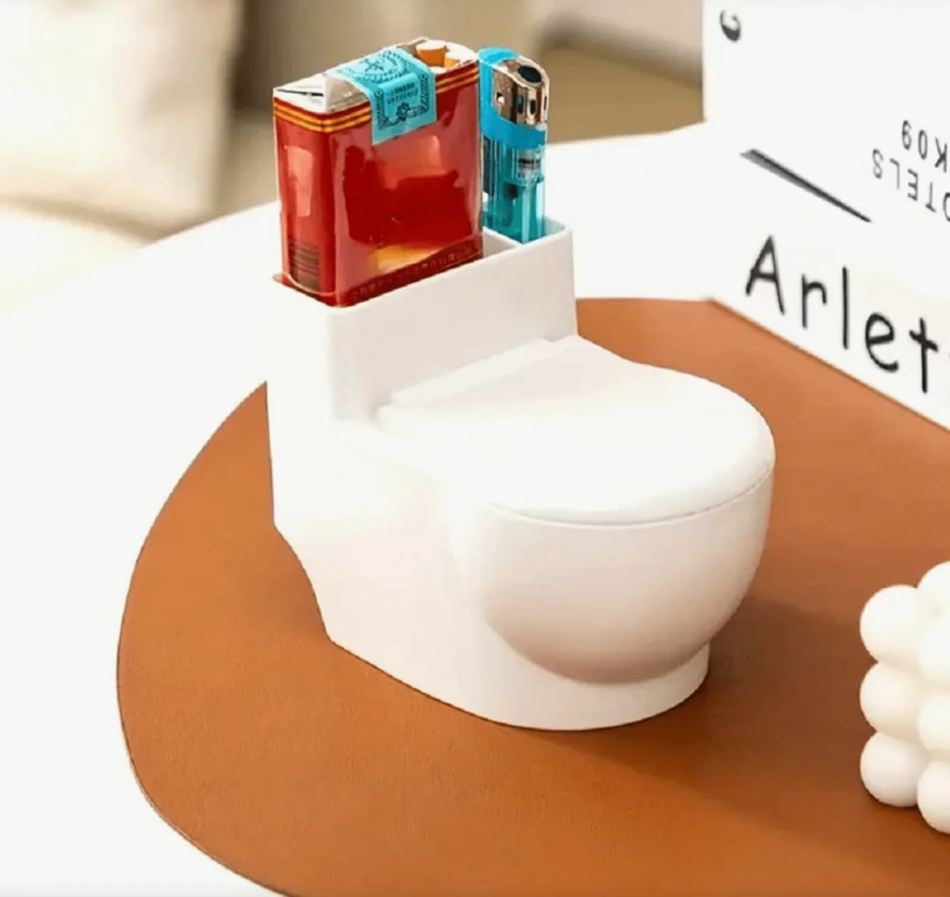 Relief: WC-Shaped Multi-Function Ashtray with Storage & Built-In Holder for Home, Office & Outdoor Use - Image 7