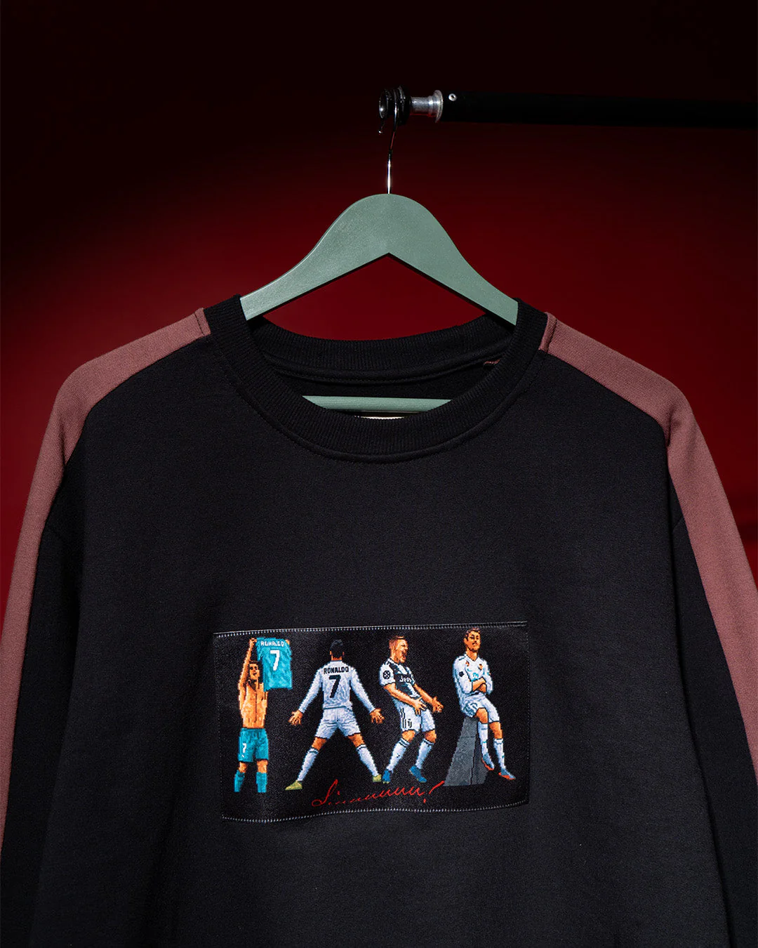 Ronaldo 8-Bit Sweatshirt - Image 5